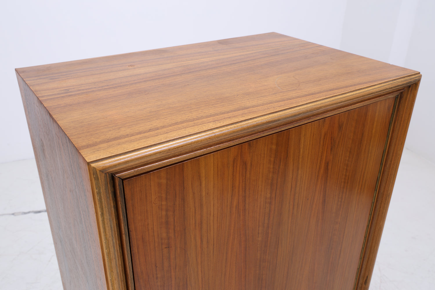 Vintage Wäscheschrank | Mid Century Schrank | 50er 60er Jahre