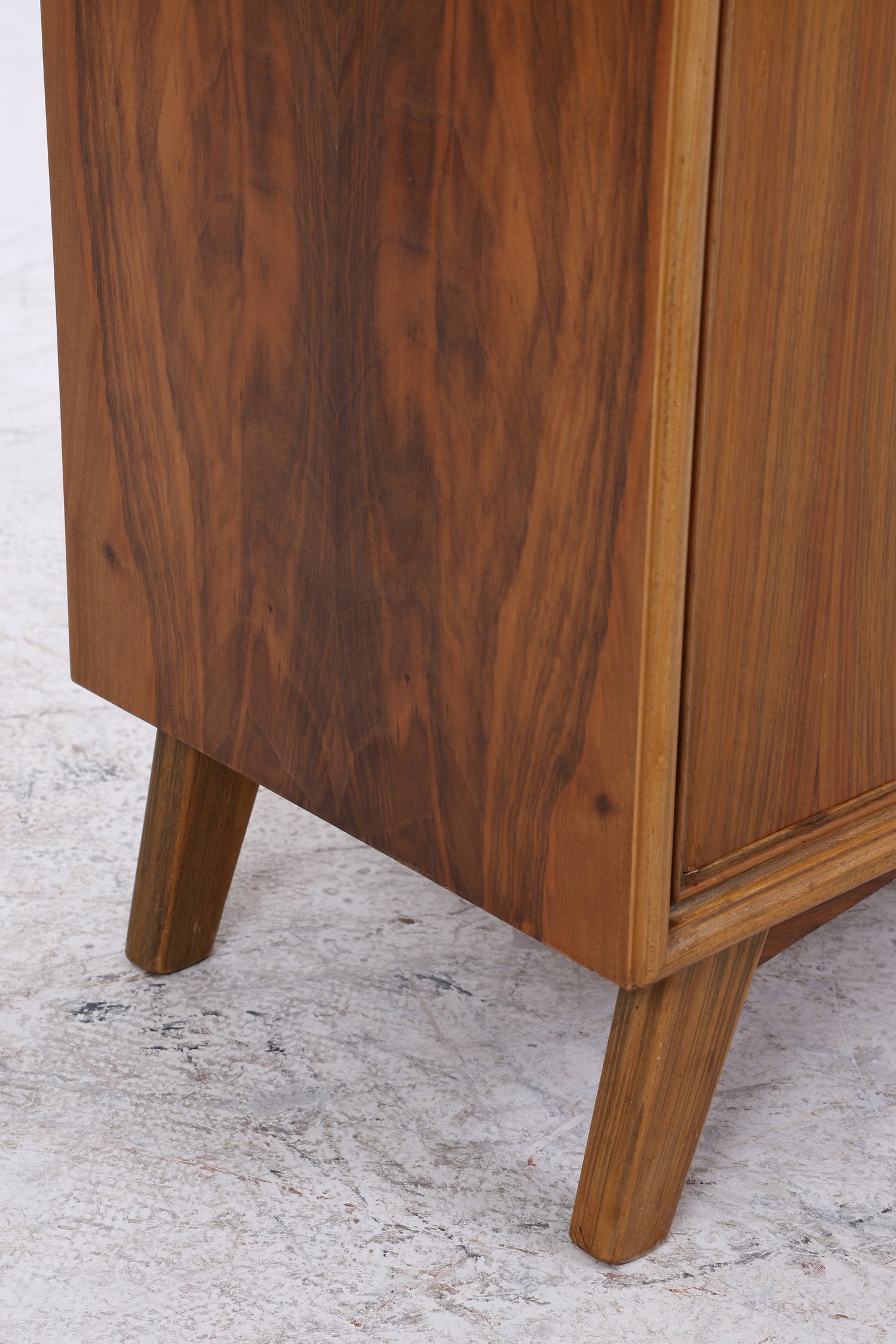 Vintage Wäscheschrank | Mid Century Schrank | 50er 60er Jahre