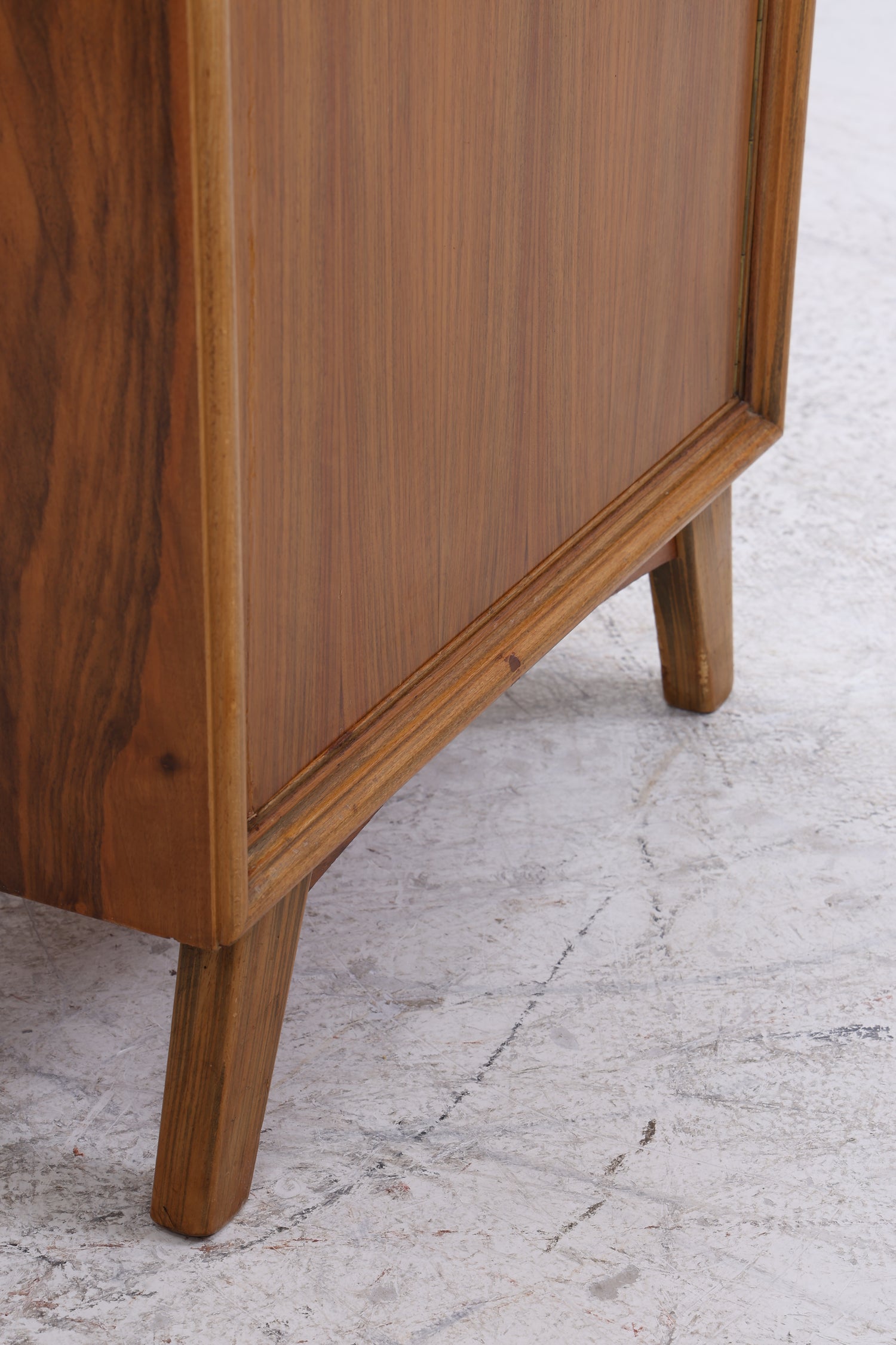 Vintage Wäscheschrank | Mid Century Schrank | 50er 60er Jahre