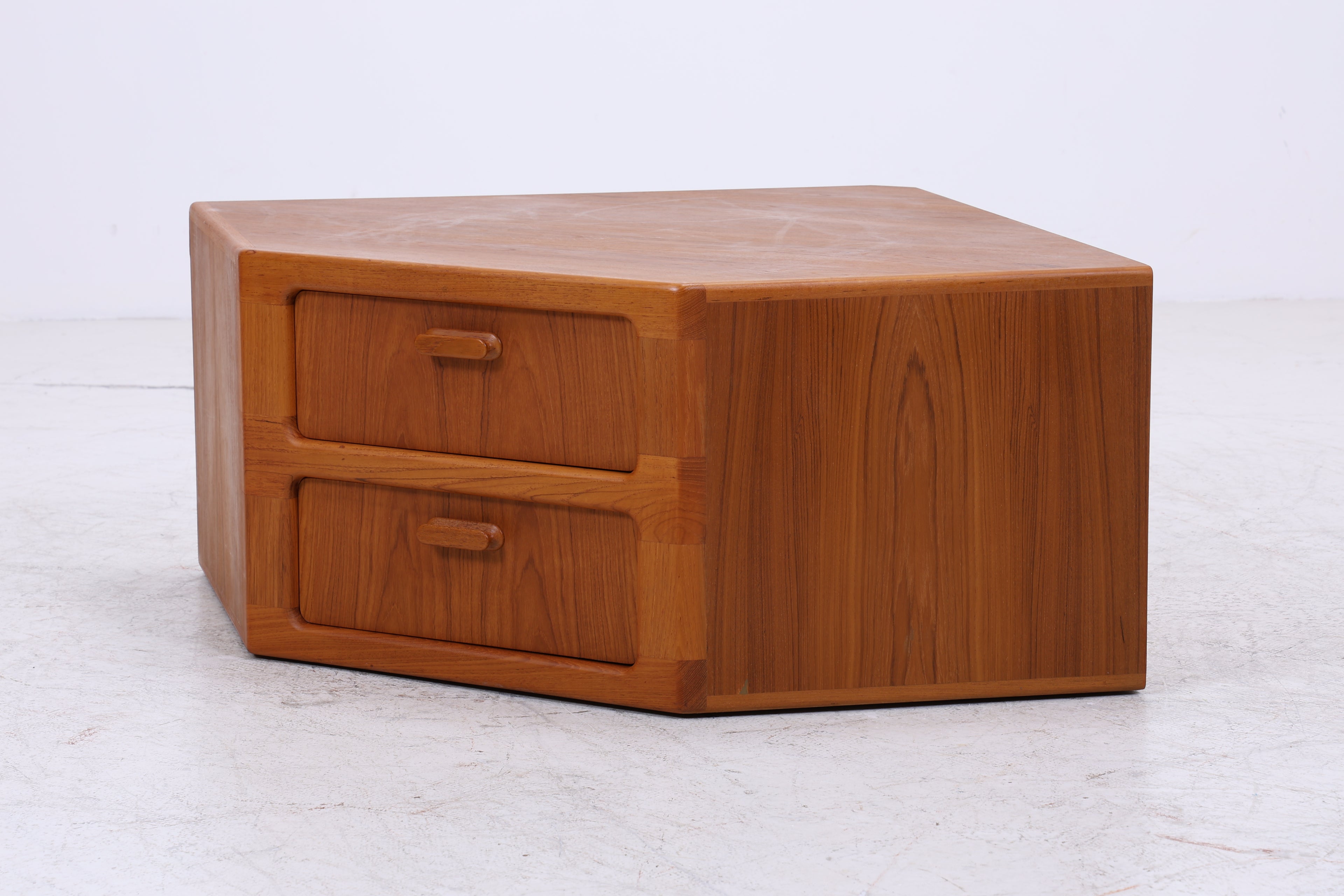 Vintage Dyrlund Teak Eckkommode | Danish Design | Mid Century Kommode