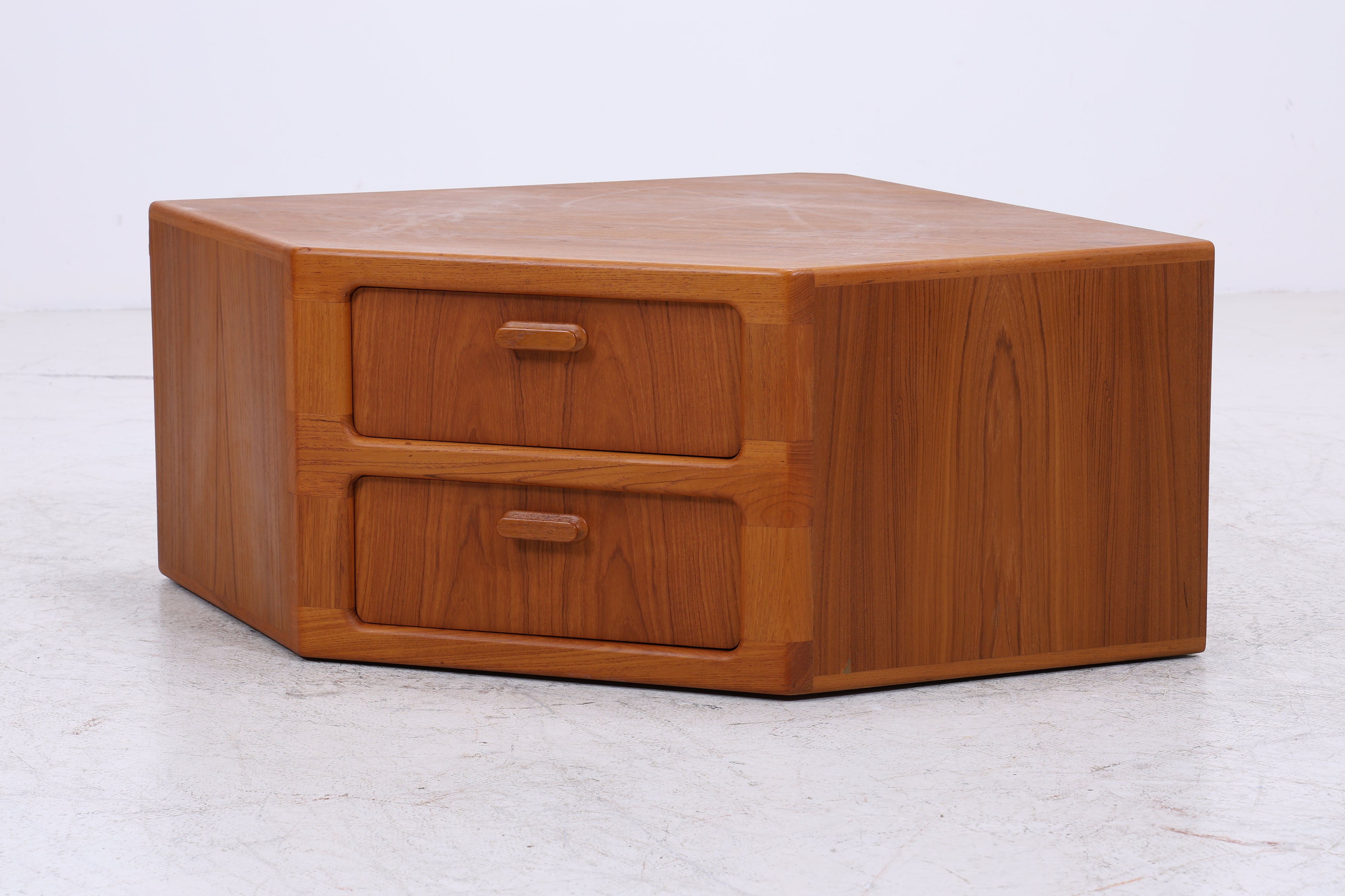 Vintage Dyrlund Teak Eckkommode | Danish Design | Mid Century Kommode