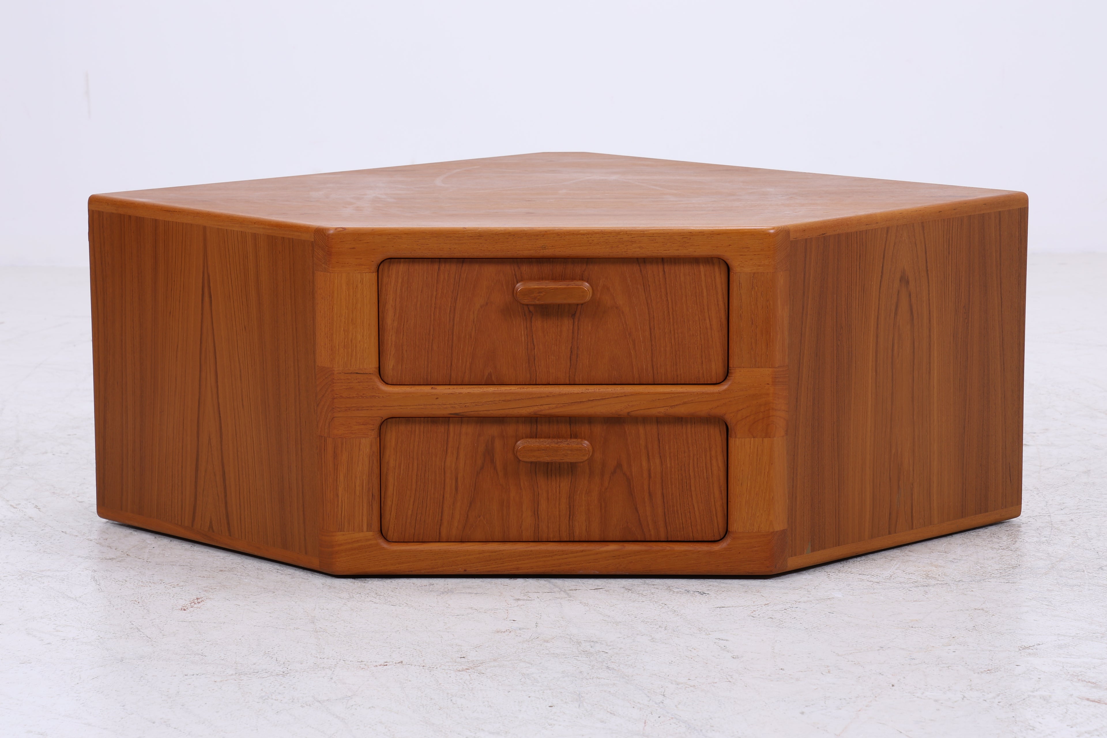 Vintage Dyrlund Teak Eckkommode | Danish Design | Mid Century Kommode