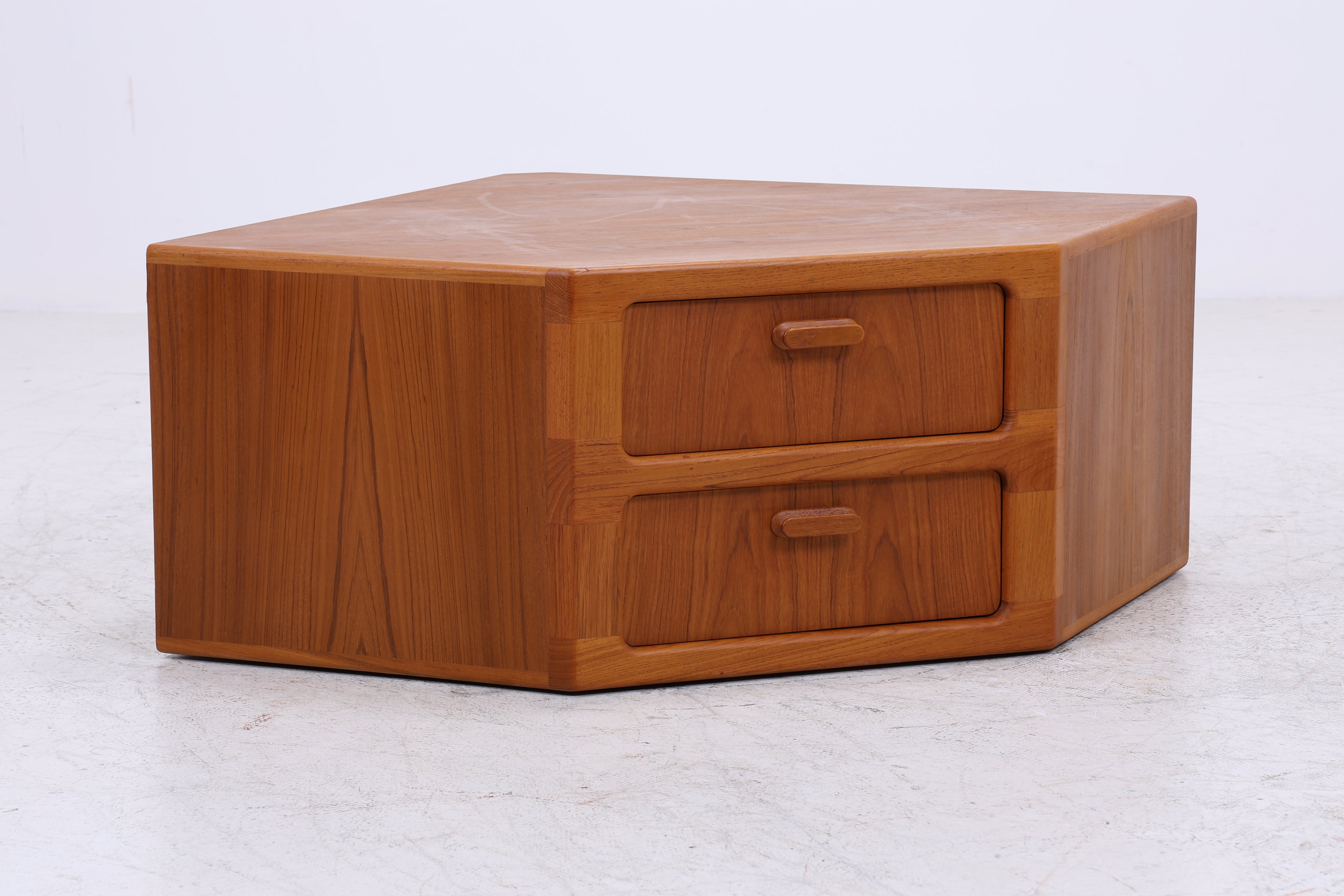 Vintage Dyrlund Teak Eckkommode | Danish Design | Mid Century Kommode
