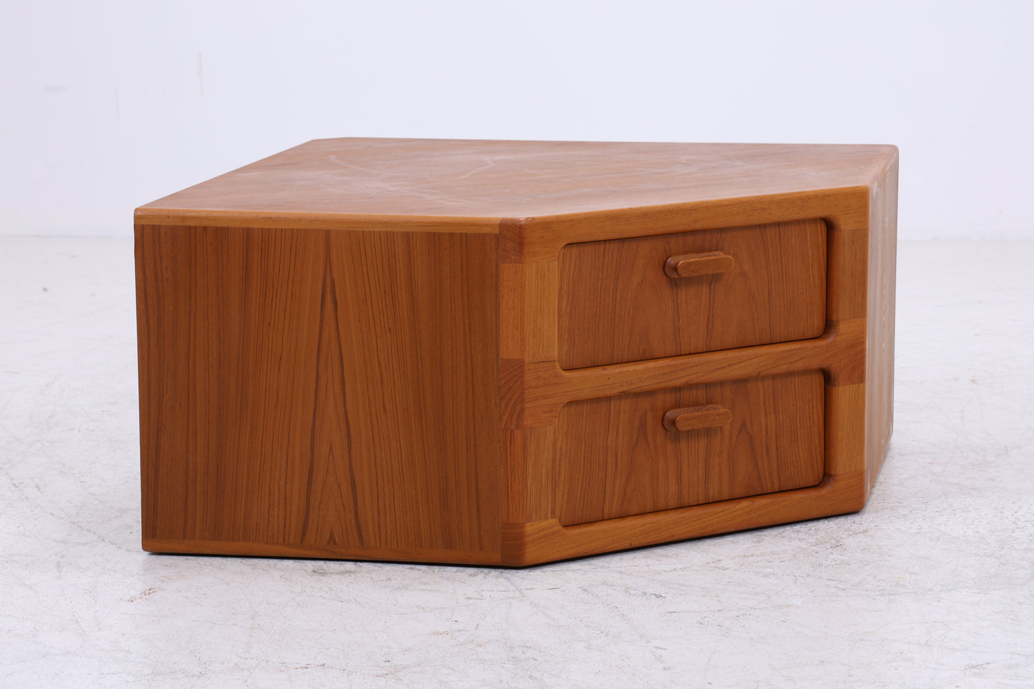 Vintage Dyrlund Teak Eckkommode | Danish Design | Mid Century Kommode