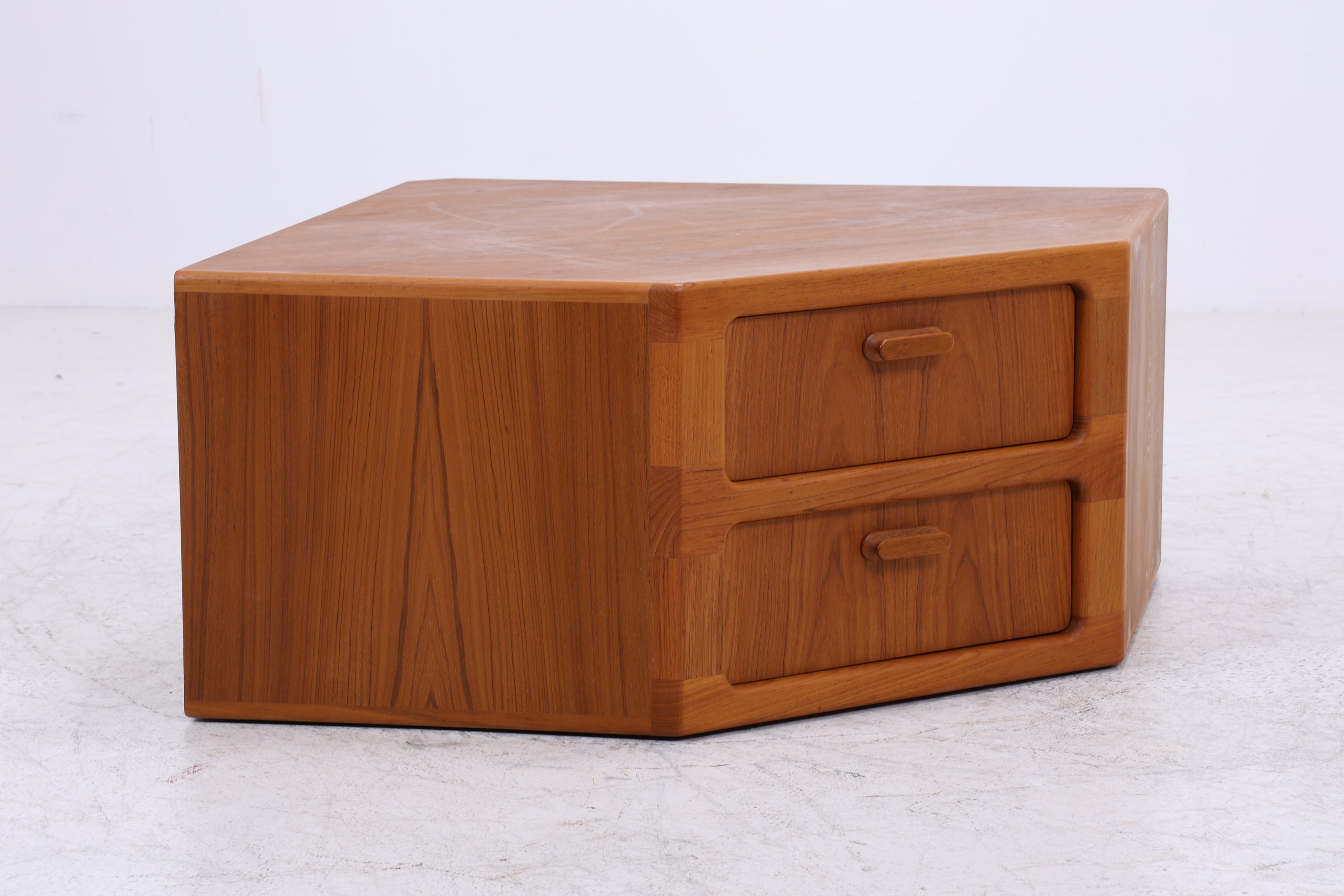 Vintage Dyrlund Teak Eckkommode | Danish Design | Mid Century Kommode
