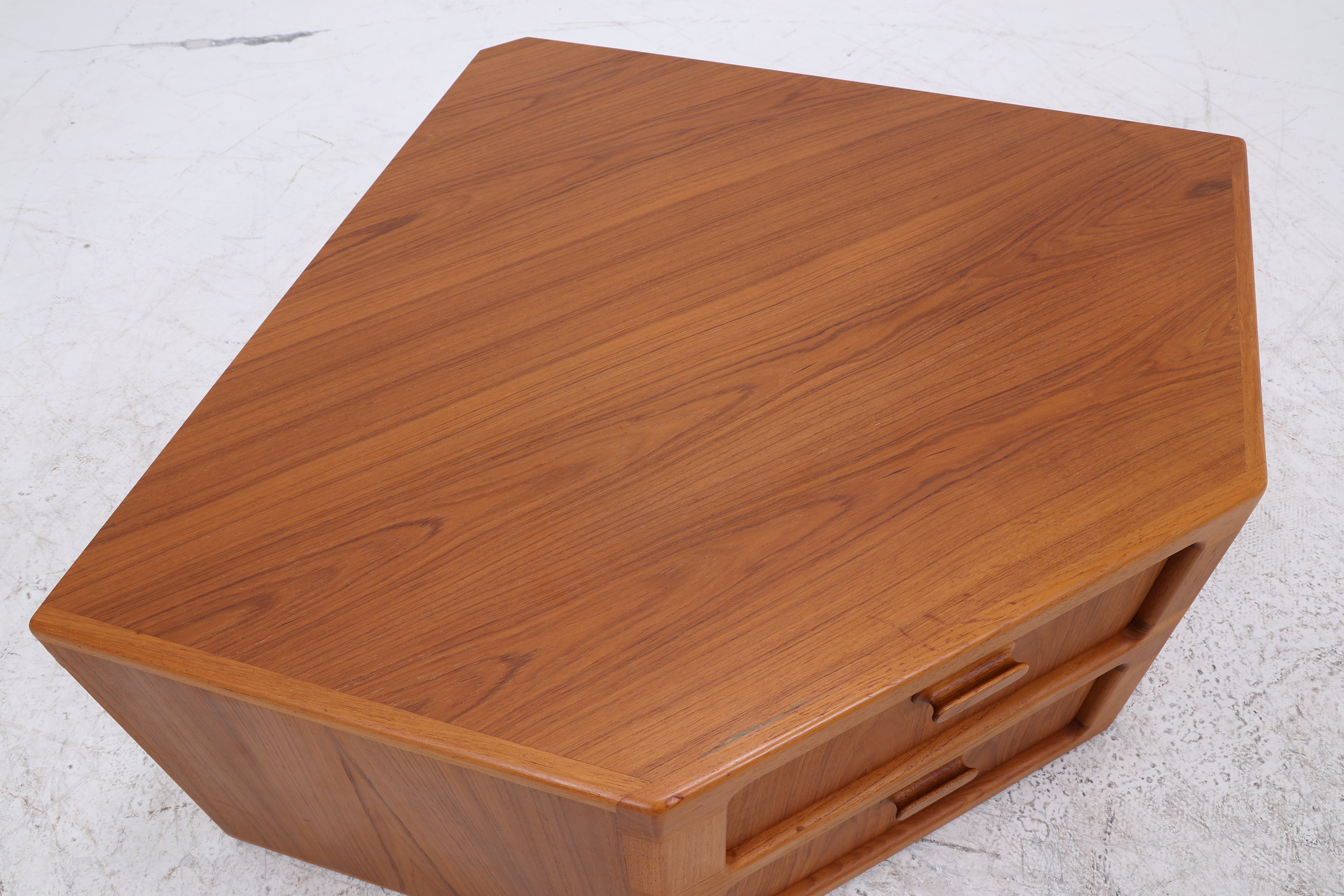 Vintage Dyrlund Teak Eckkommode | Danish Design | Mid Century Kommode