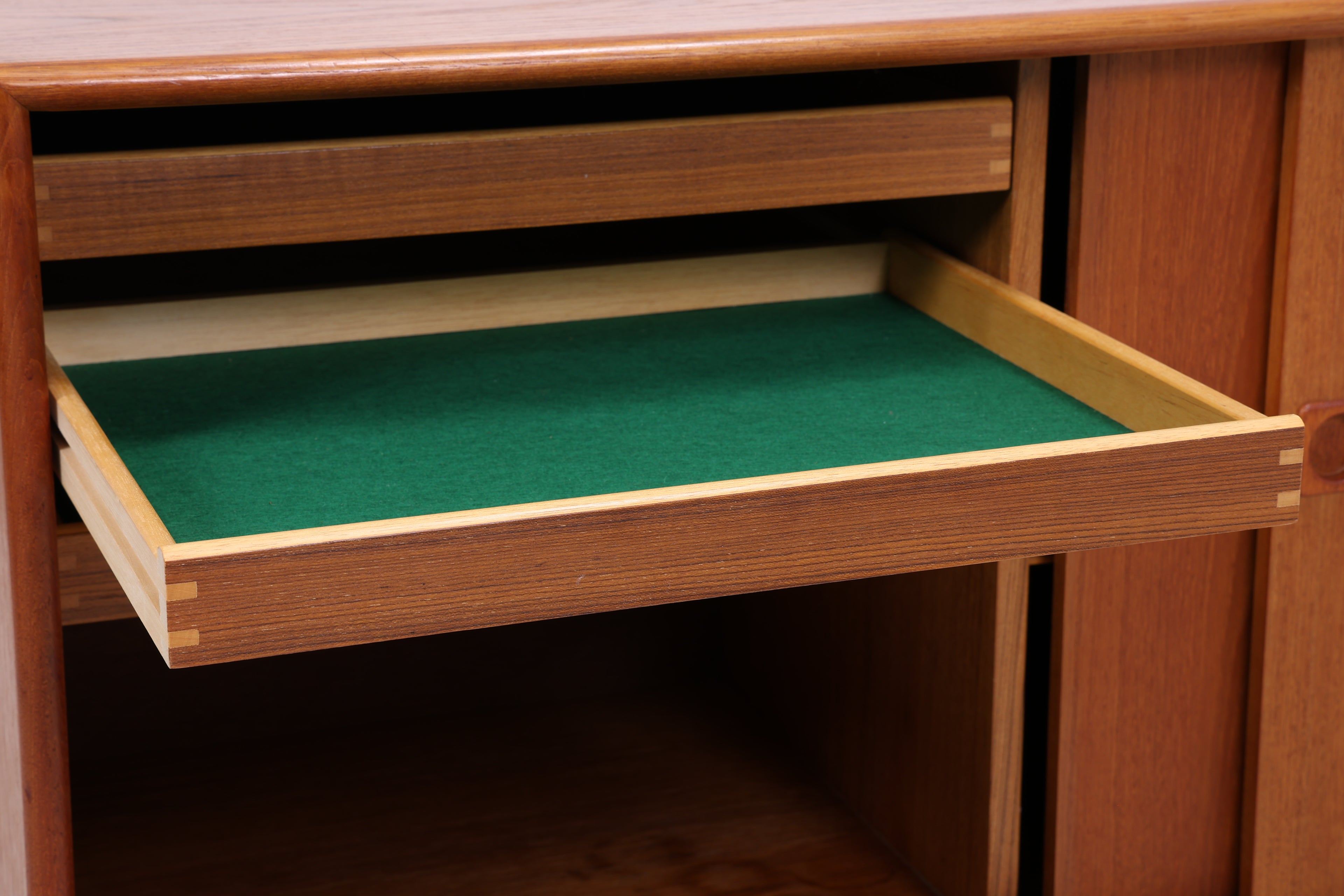 Vintage Teak Sideboard | Danish Design | Mid Century Anrichte