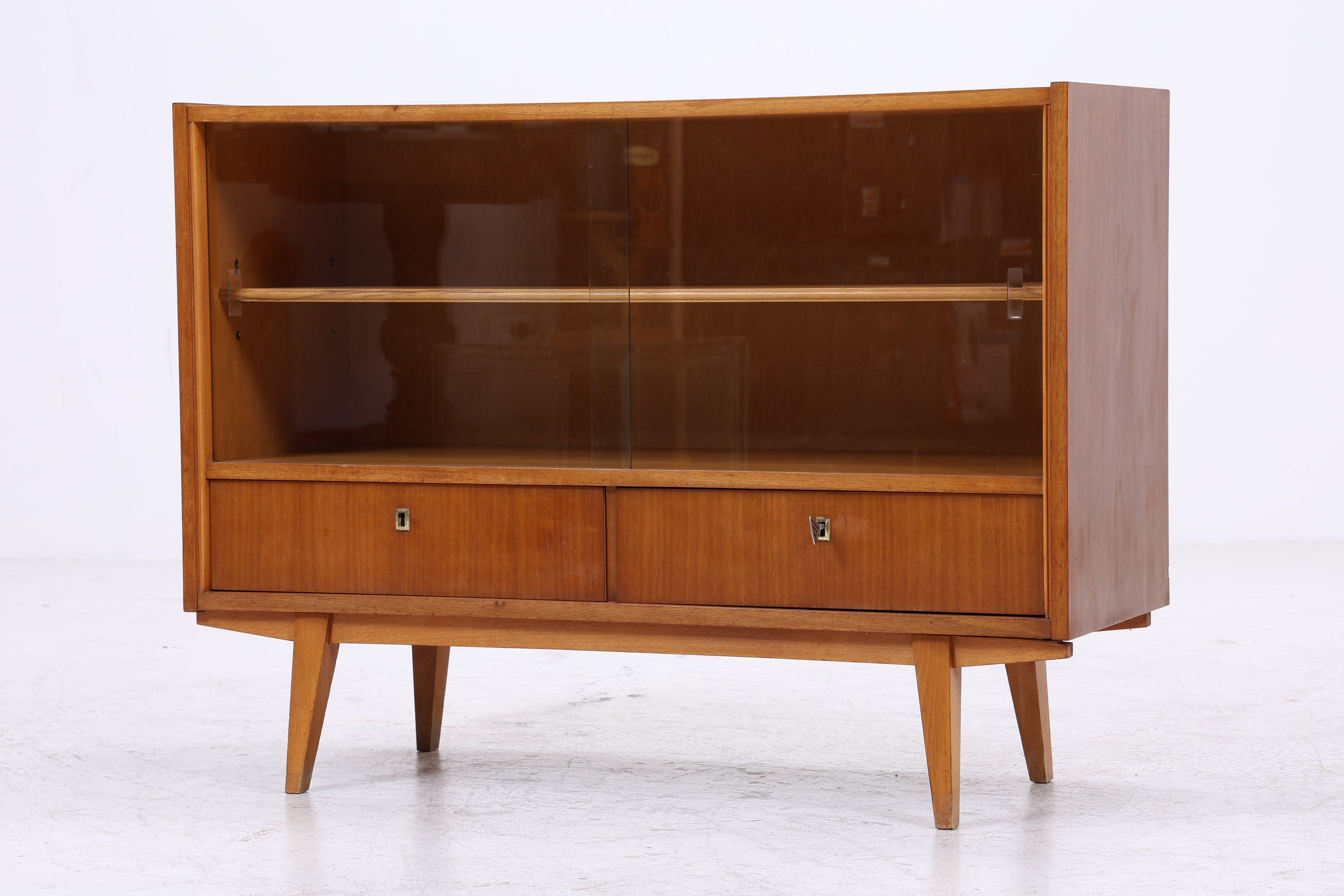 Vintage Kommode mit Glasschiebetüren | Mid Century Vitrine | 60er Jahre