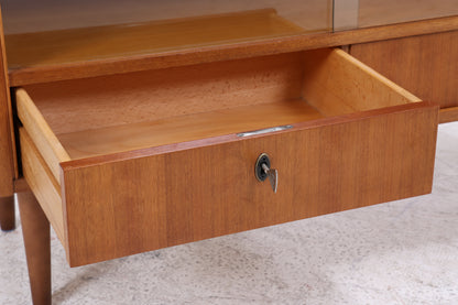 Vintage Kommode mit Glasschiebetüren | Mid Century Vitrine | 60er Jahre