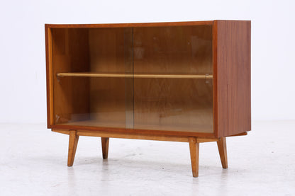 Vintage Nussbaum Vitrine | Mid Century Kommode mit Glasschiebetüren
