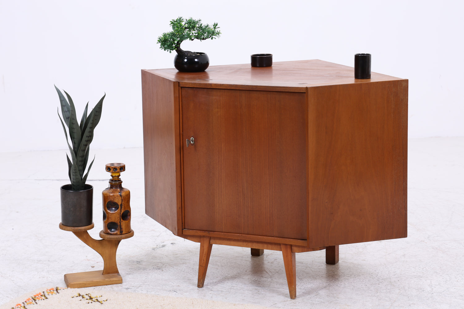 Vintage Eckkommode | Mid Century Eckschrank | 1960er Jahre