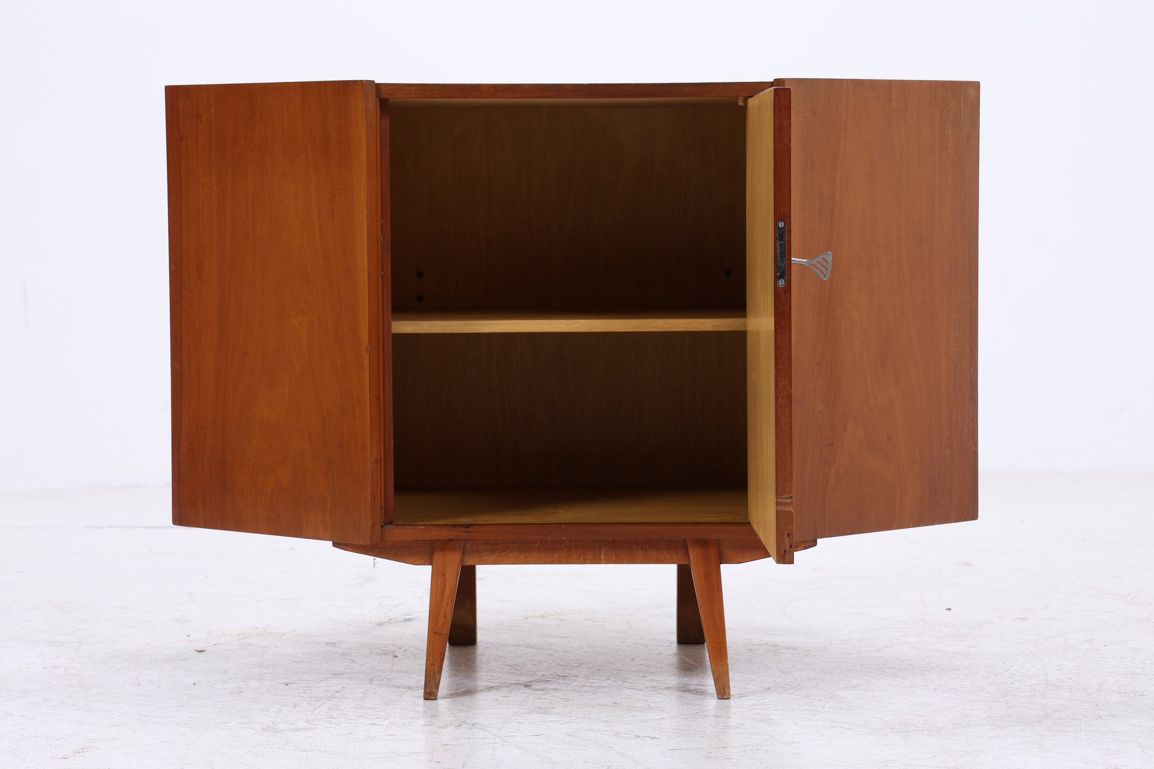 Vintage Eckkommode | Mid Century Eckschrank | 1960er Jahre