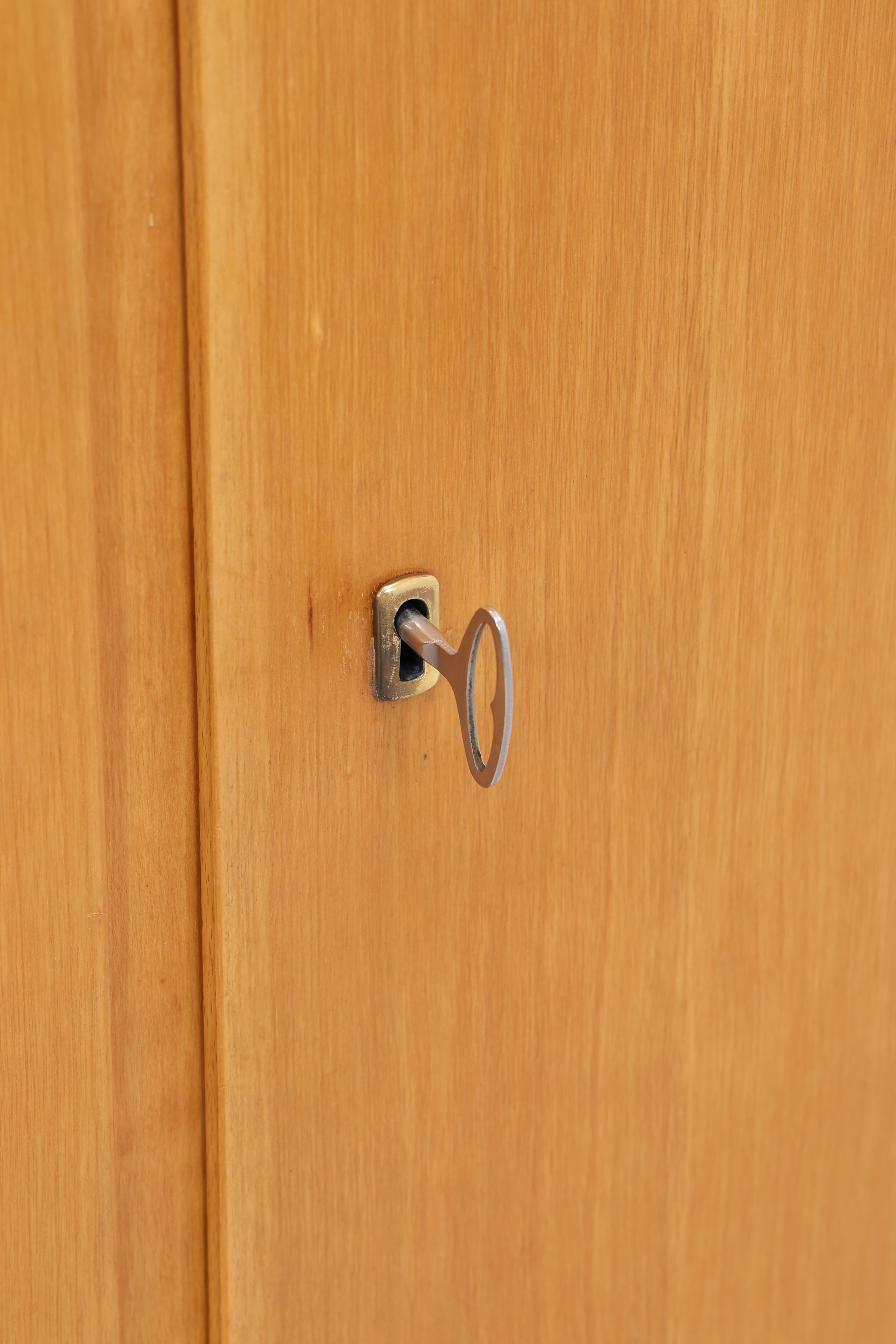 Vintage Hellerau Kleiderschrank | Birke | DDR Design Wäscheschrank | 1964