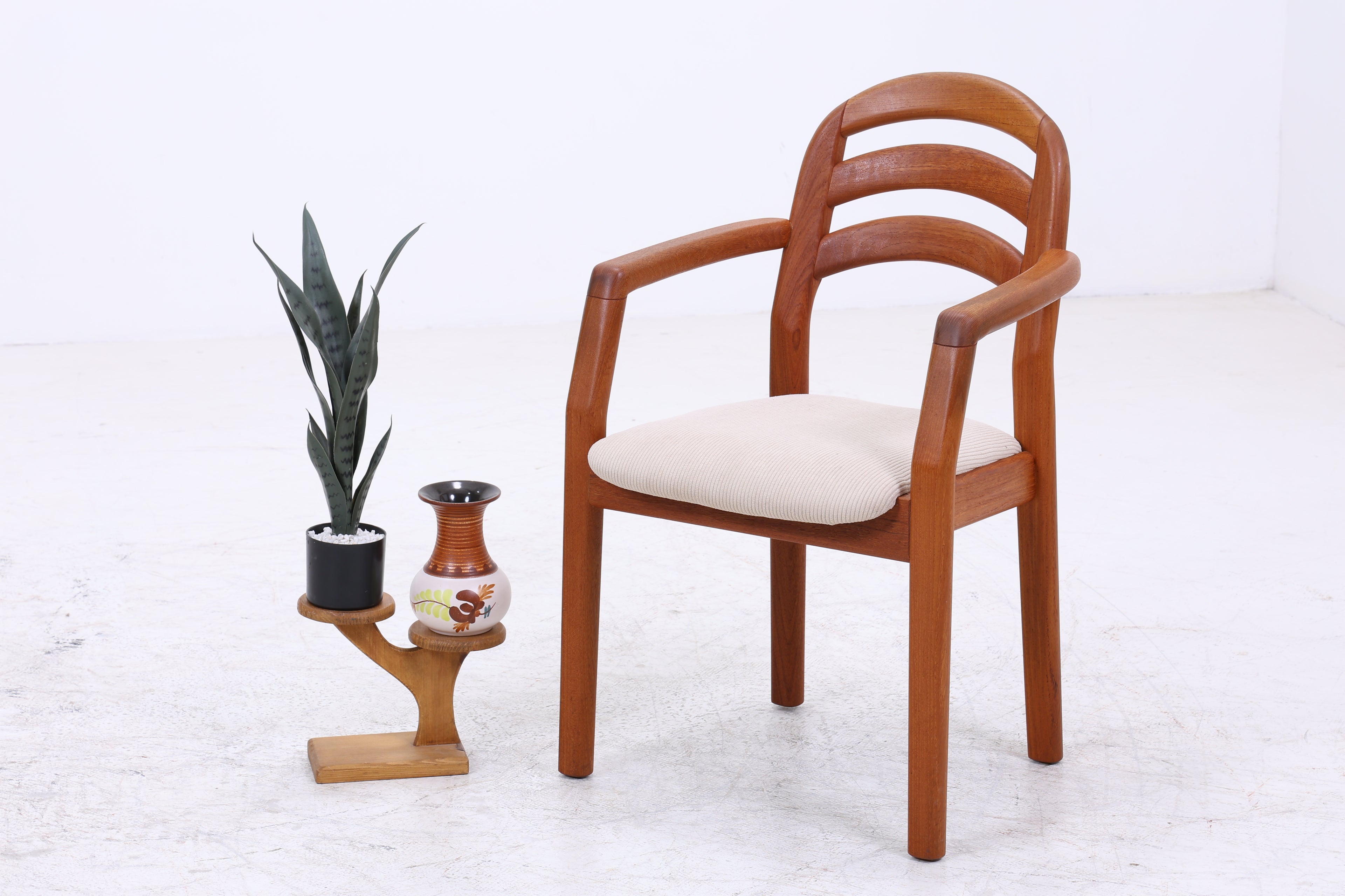 Dyrlund 1591A Armlehnstuhl | Teak Stuhl | Danish Design