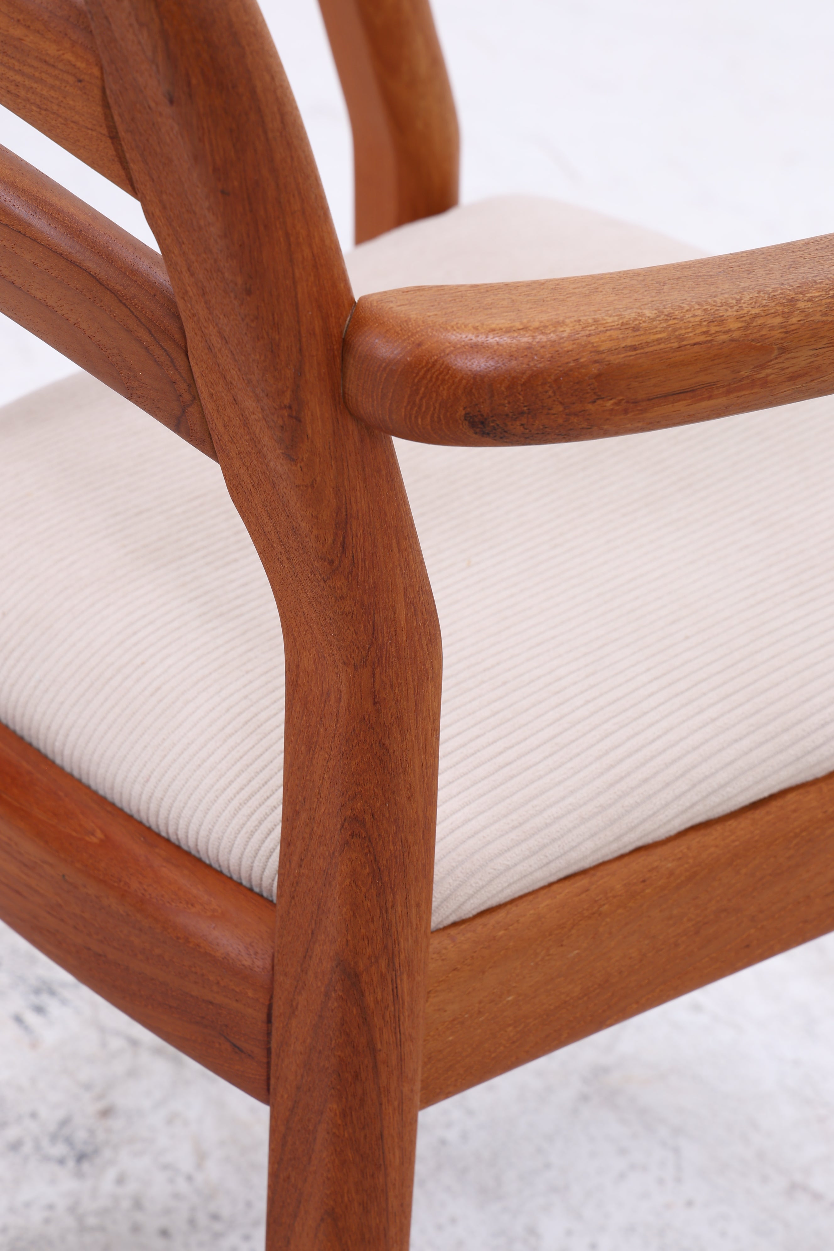 Dyrlund 1591A Armlehnstuhl | Teak Stuhl | Danish Design