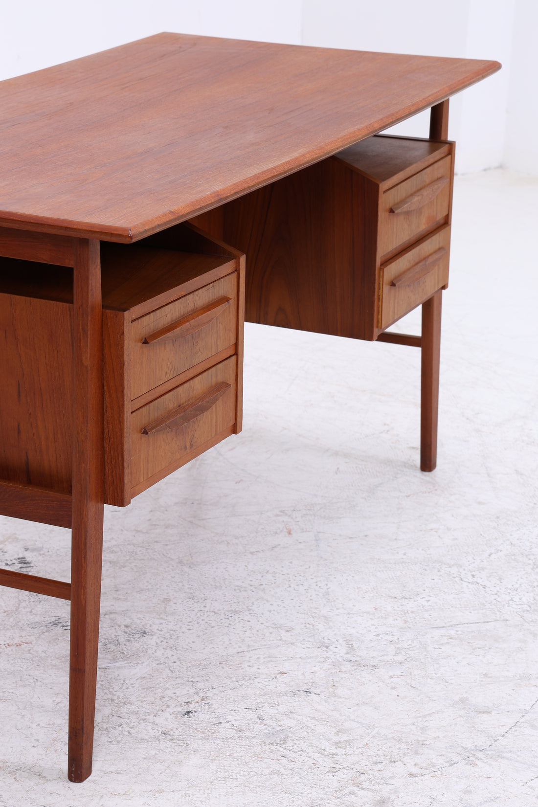 Vintage Teak Schreibtisch von Gunner Nielsen für Tibergaard | Mid Century Arbeitstisch | 60er Jahre