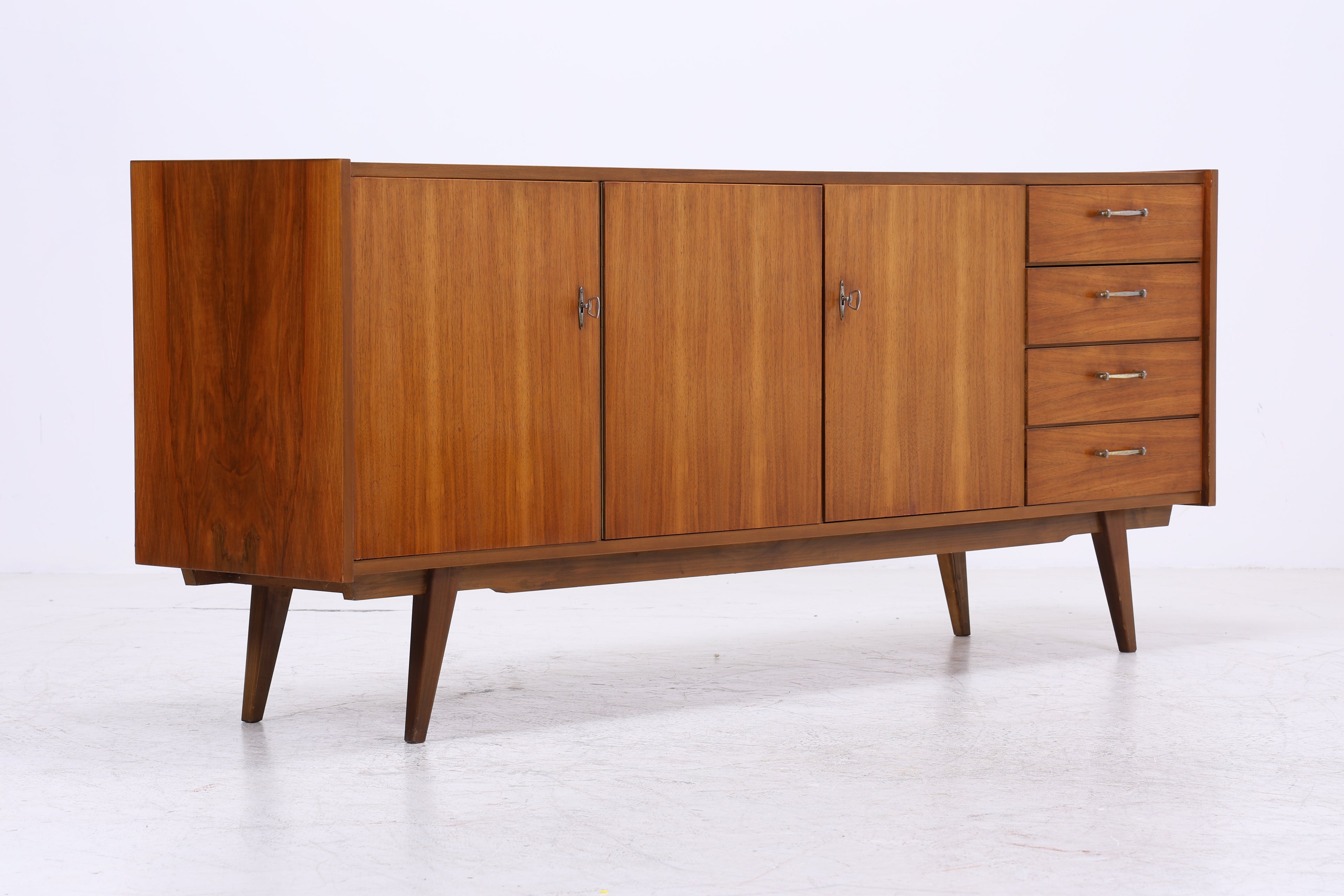 Vintage Nussbaum Sideboard | Mid Century Anrichte | 60er Jahre