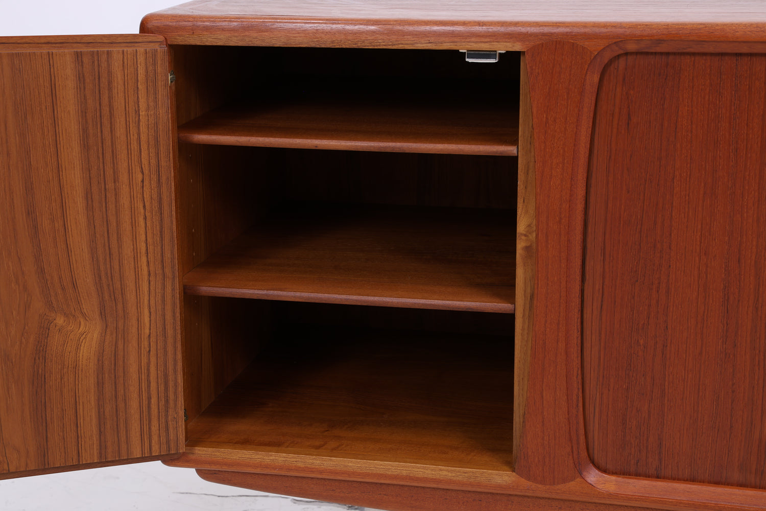 Johannes Andersen Modell 19 | Teak Sideboard | Danish Design