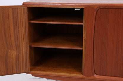Johannes Andersen Modell 19 | Teak Sideboard | Danish Design