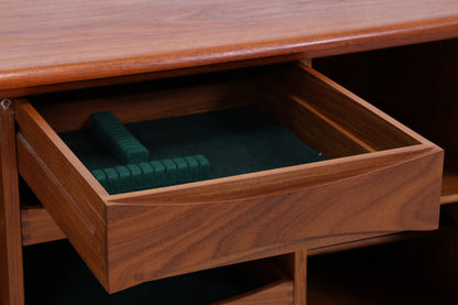 Johannes Andersen Modell 19 | Teak Sideboard | Danish Design