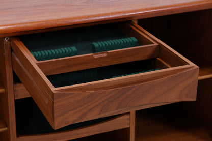 Johannes Andersen Modell 19 | Teak Sideboard | Danish Design