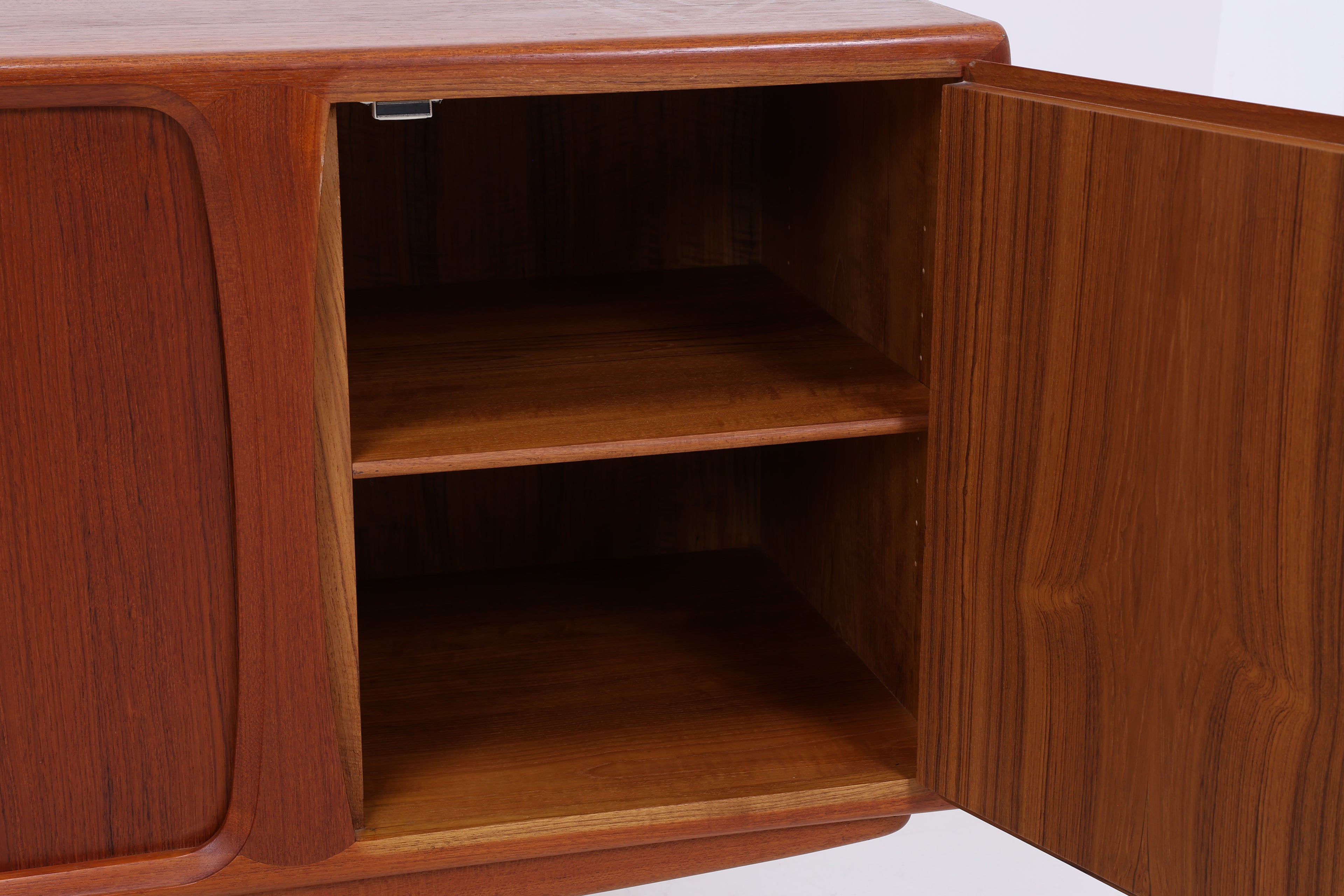 Johannes Andersen Modell 19 | Teak Sideboard | Danish Design