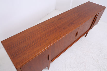 Johannes Andersen Modell 19 | Teak Sideboard | Danish Design