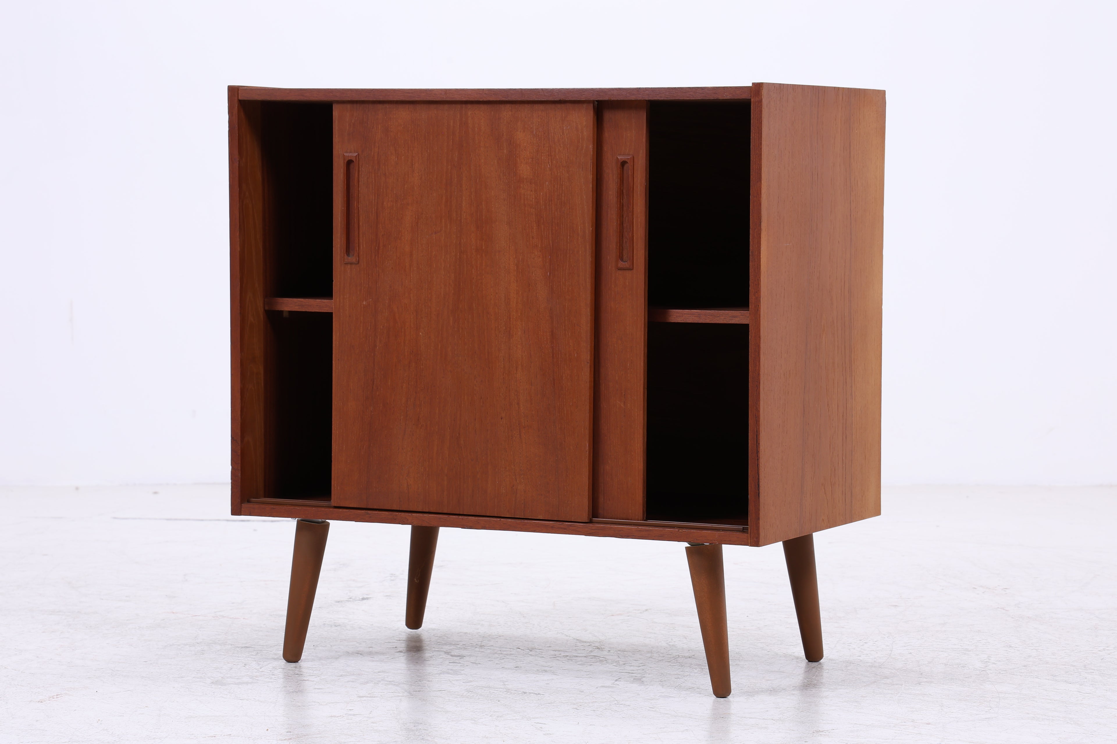 Vintage Teak Kommode | Mid Century | Schiebetüren | 60er Jahre