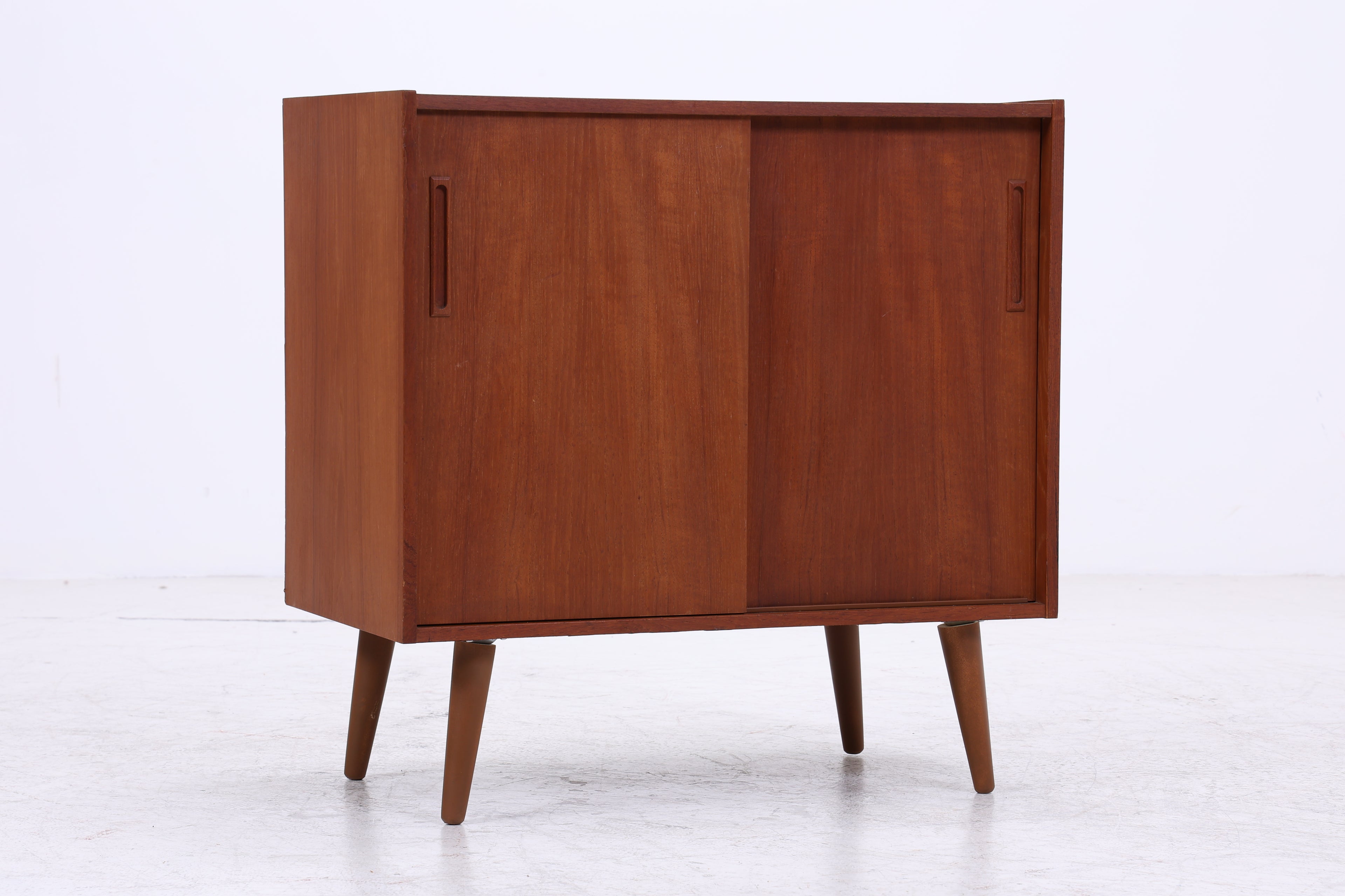 Vintage Teak Kommode | Mid Century | Schiebetüren | 60er Jahre