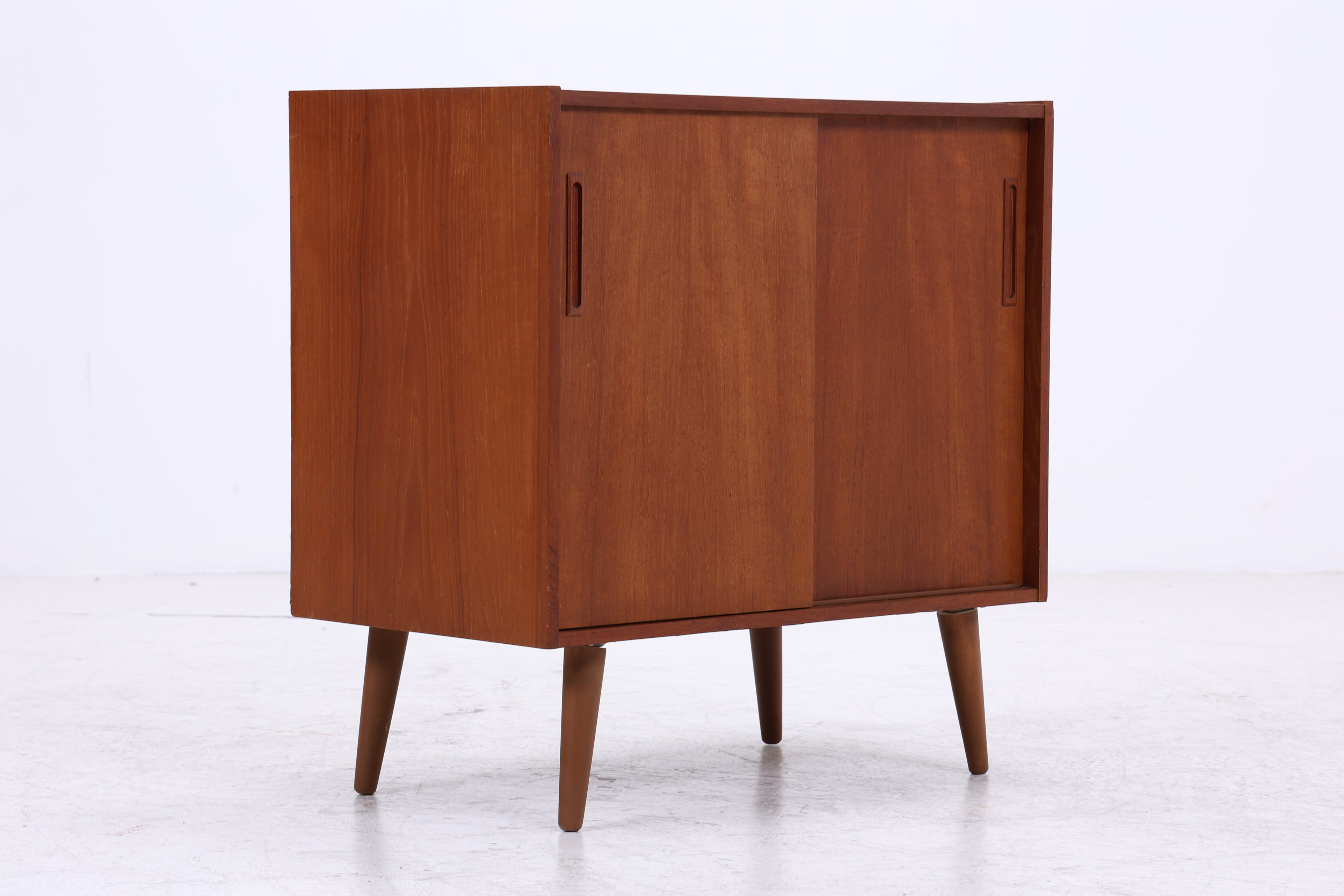 Vintage Teak Kommode | Mid Century | Schiebetüren | 60er Jahre