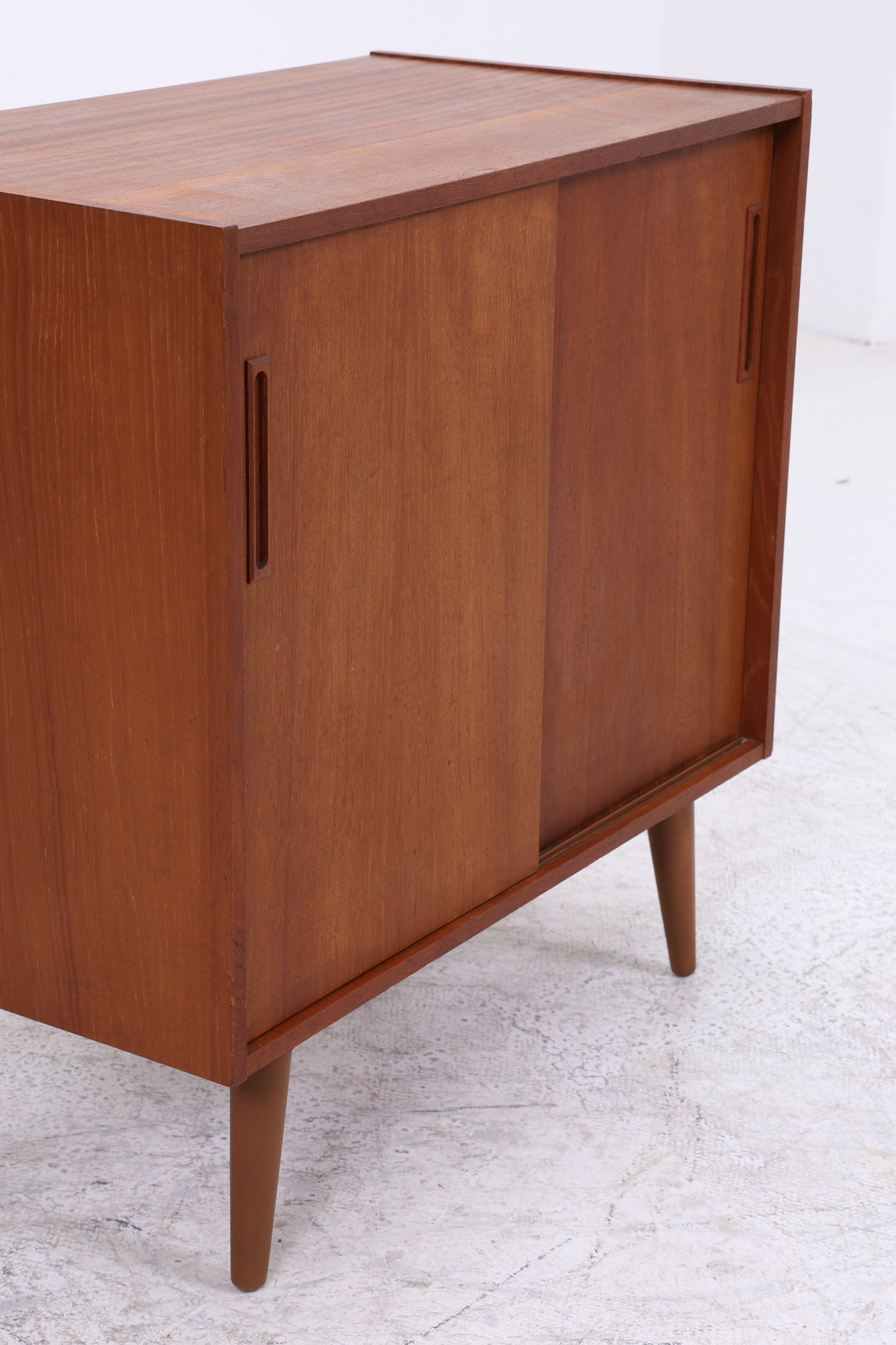Vintage Teak Kommode | Mid Century | Schiebetüren | 60er Jahre
