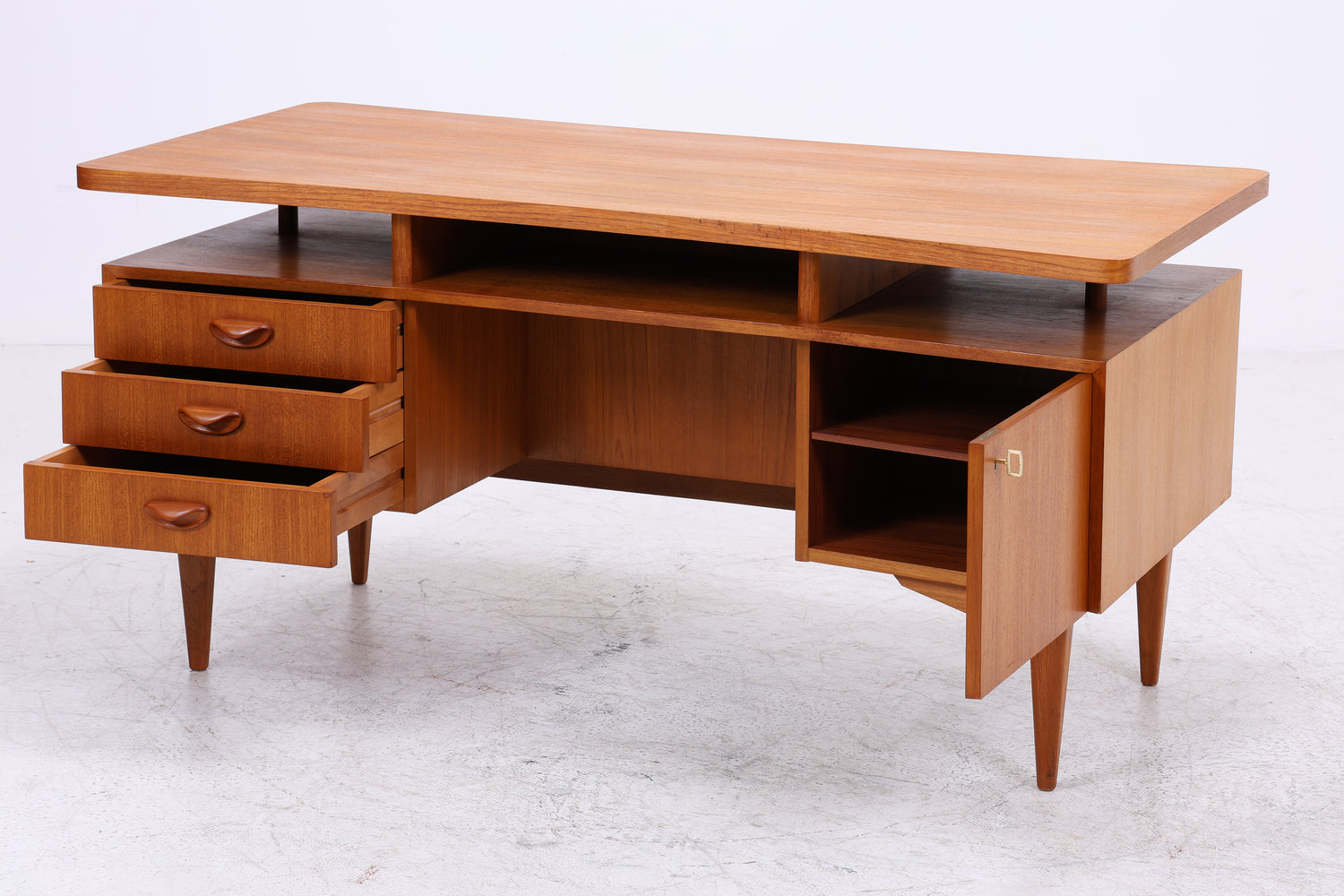 Vintage Schreibtisch | Mid Century | Danish Design Stil