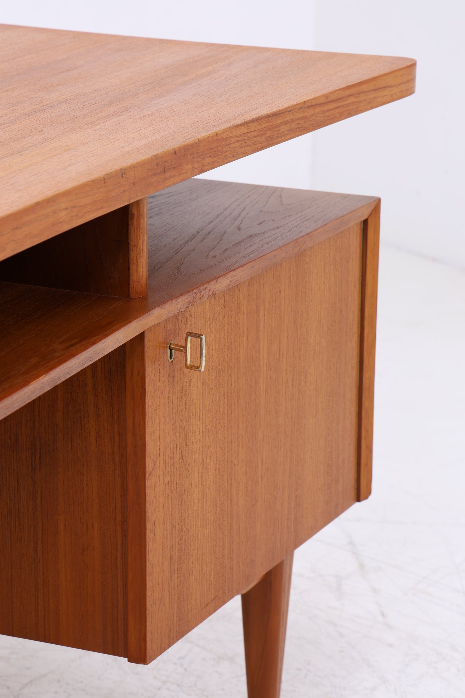 Vintage Schreibtisch | Mid Century | Danish Design Stil
