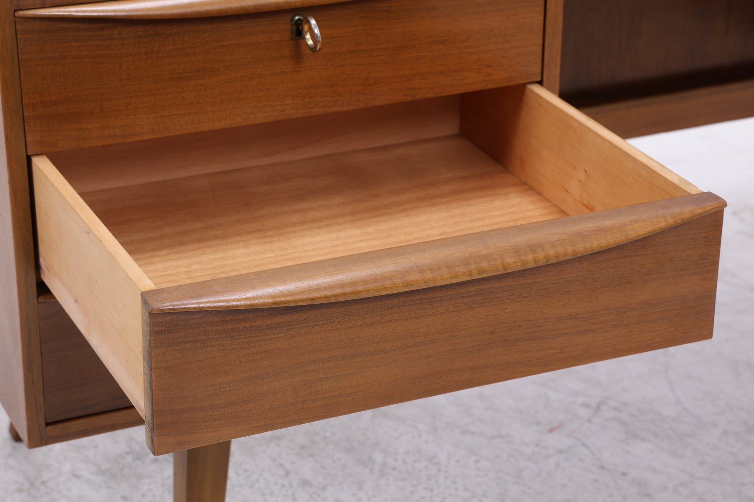 Vintage Schreibtisch | Hellerau Stil | Mid Century Design