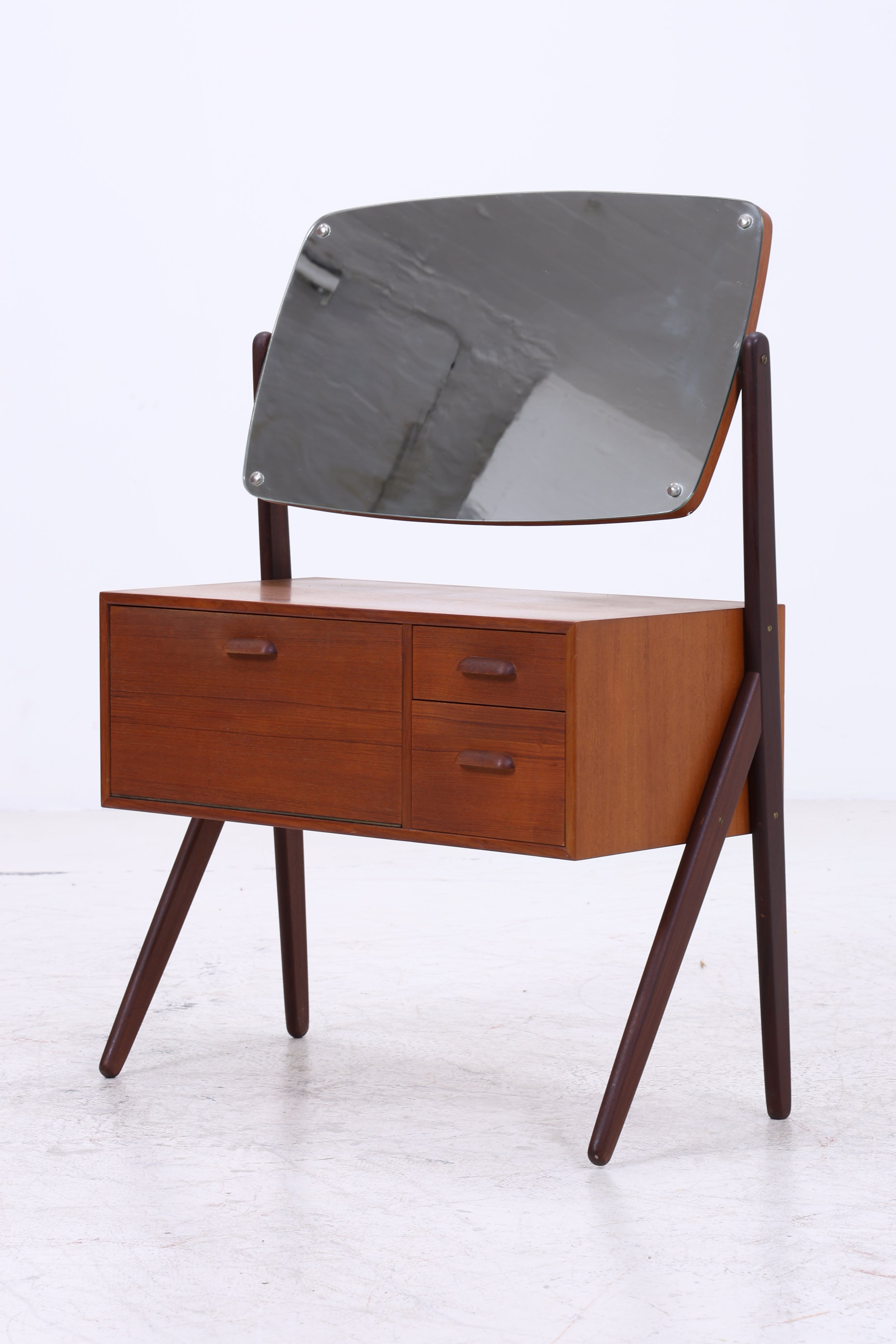 Ølholm Møbelfabrik Frisiertisch | Teak | Danish Design