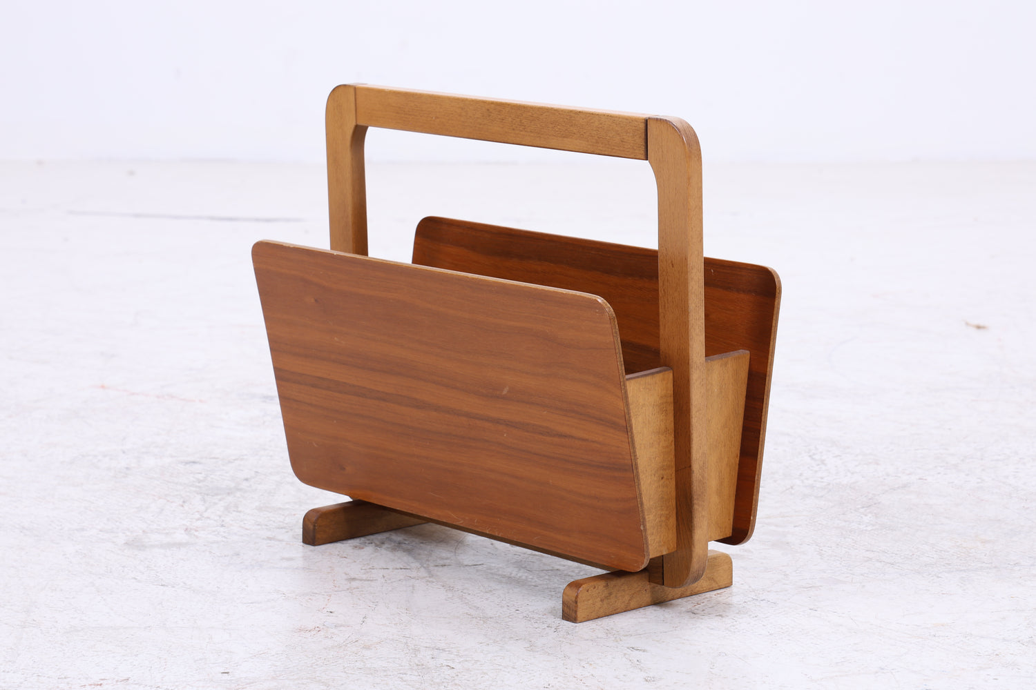Vintage Nussbaum Zeitungsständer | Mid Century | 60er Jahre