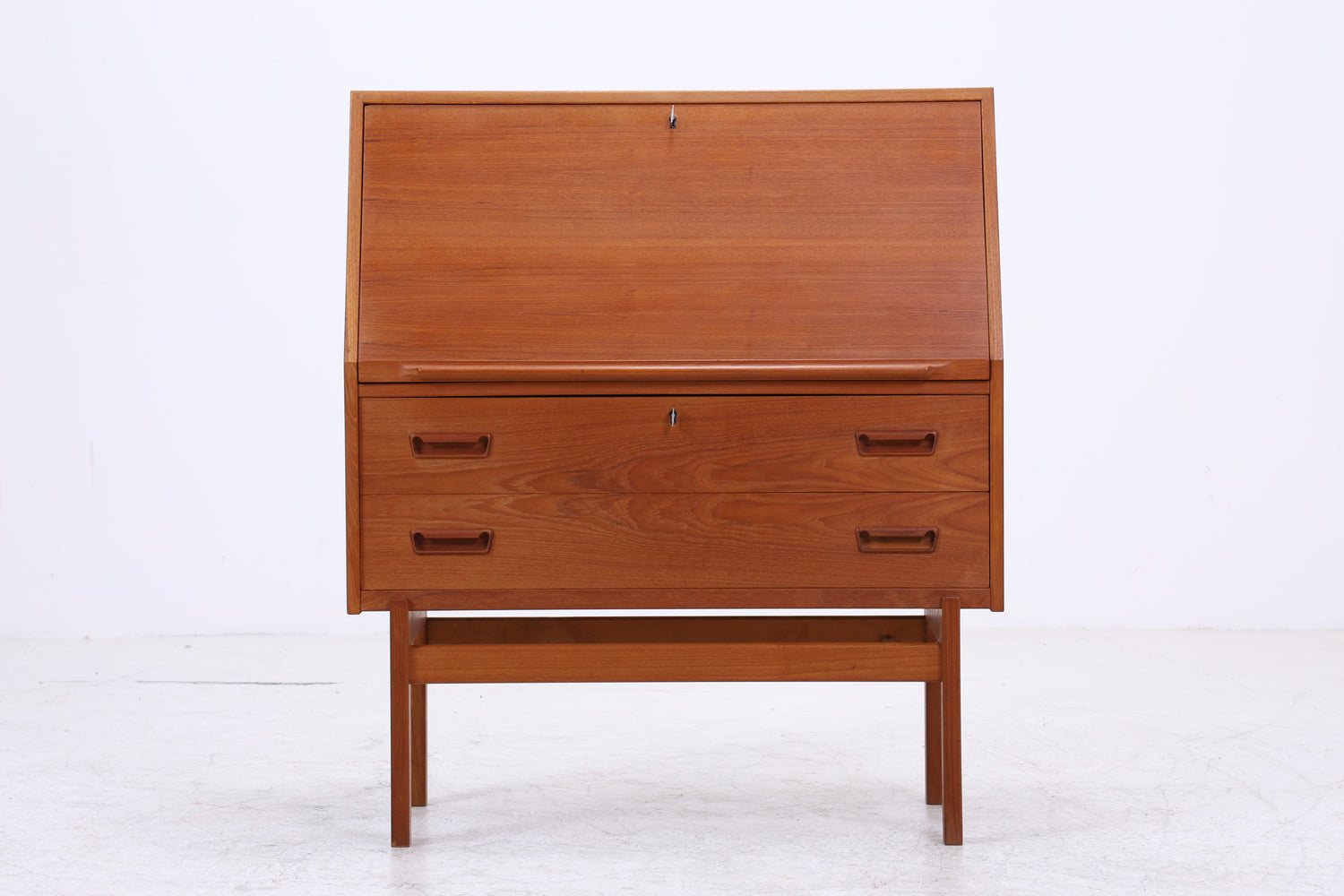 Arne Wahl Iversen Sekretär Modell 68 | Vintage Teak | Danish Design