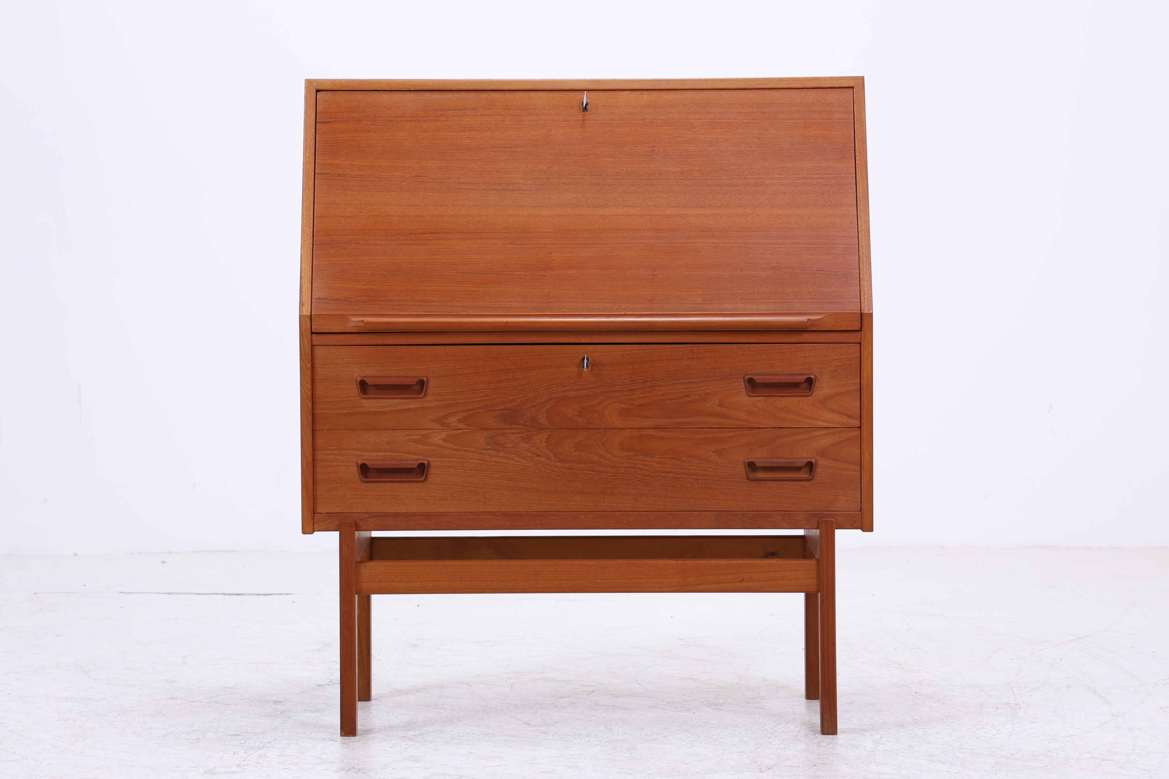 Arne Wahl Iversen Sekretär Modell 68 | Vintage Teak | Danish Design