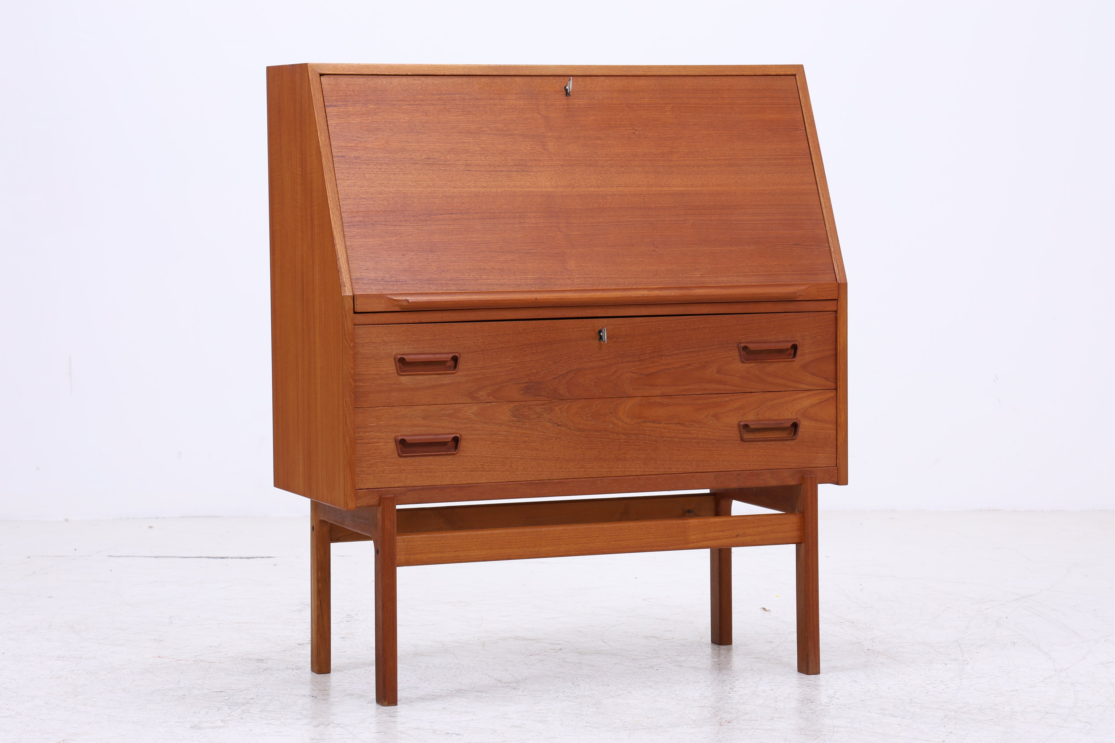 Arne Wahl Iversen Sekretär Modell 68 | Vintage Teak | Danish Design