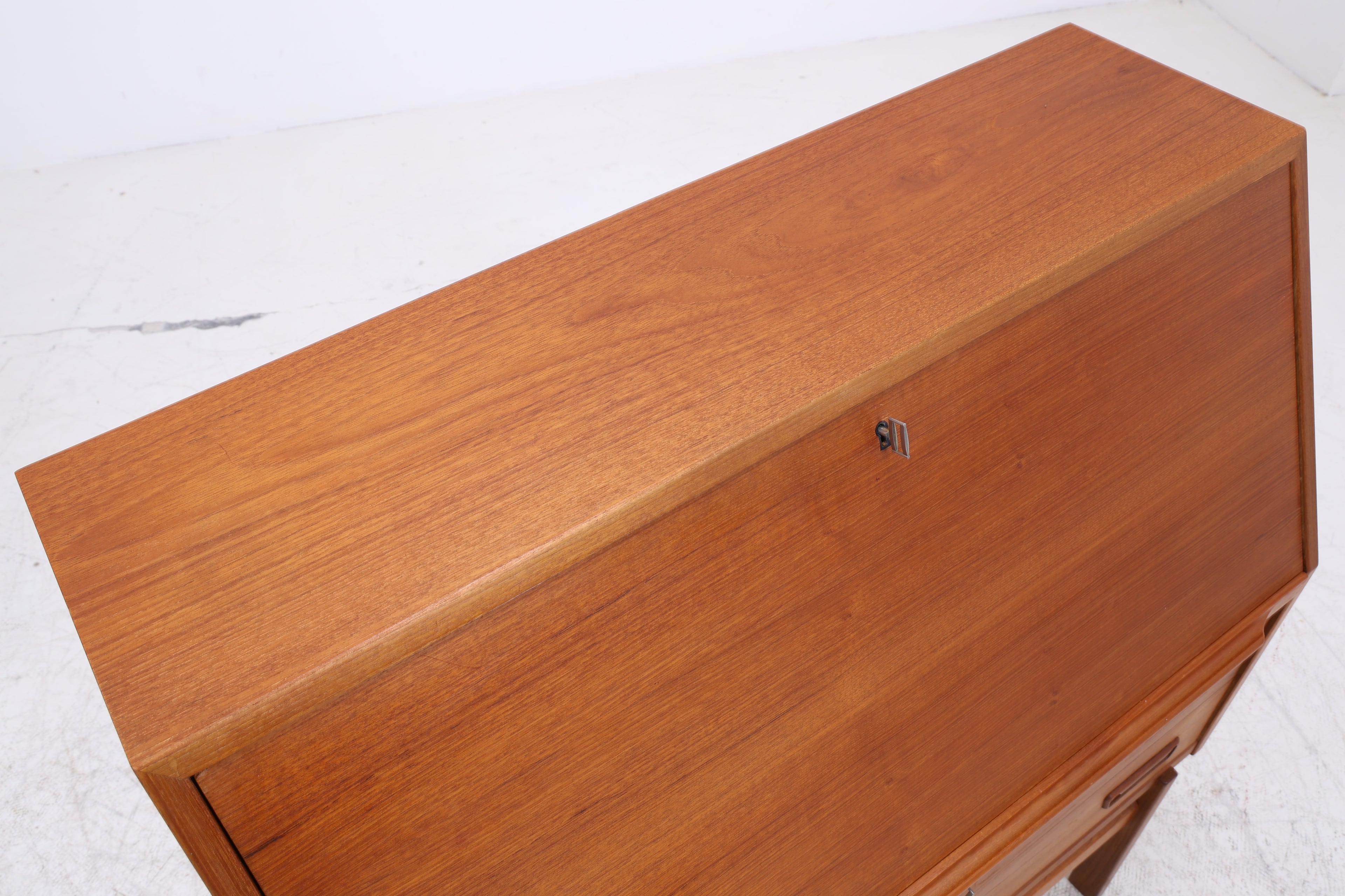 Arne Wahl Iversen Sekretär Modell 68 | Vintage Teak | Danish Design