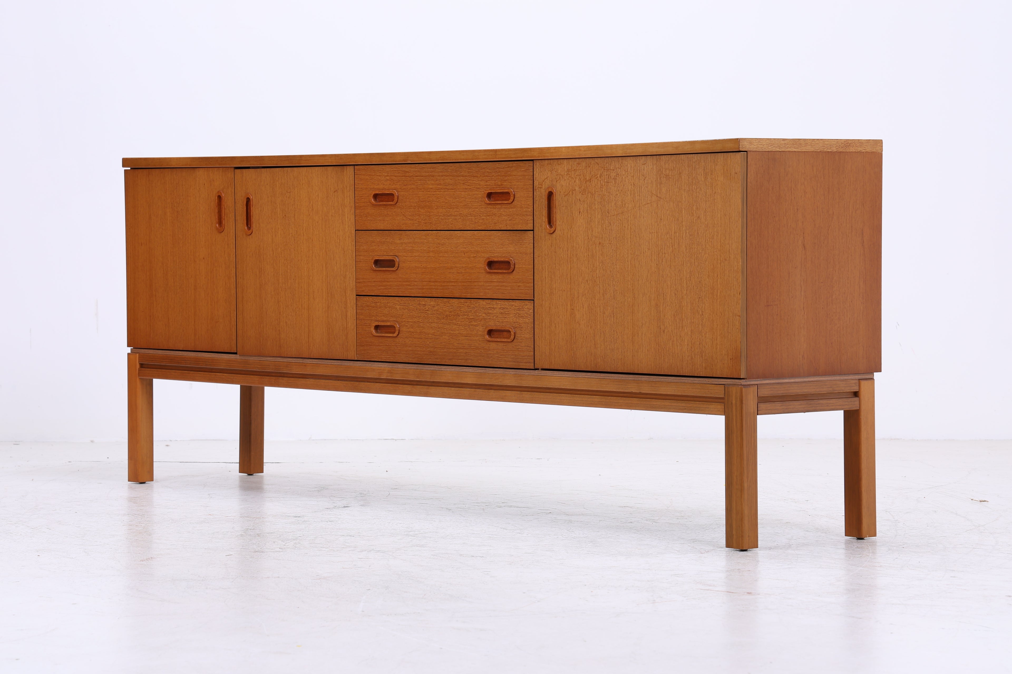 Palette Sideboard | Vintage Teak | Mid Century | 1960er