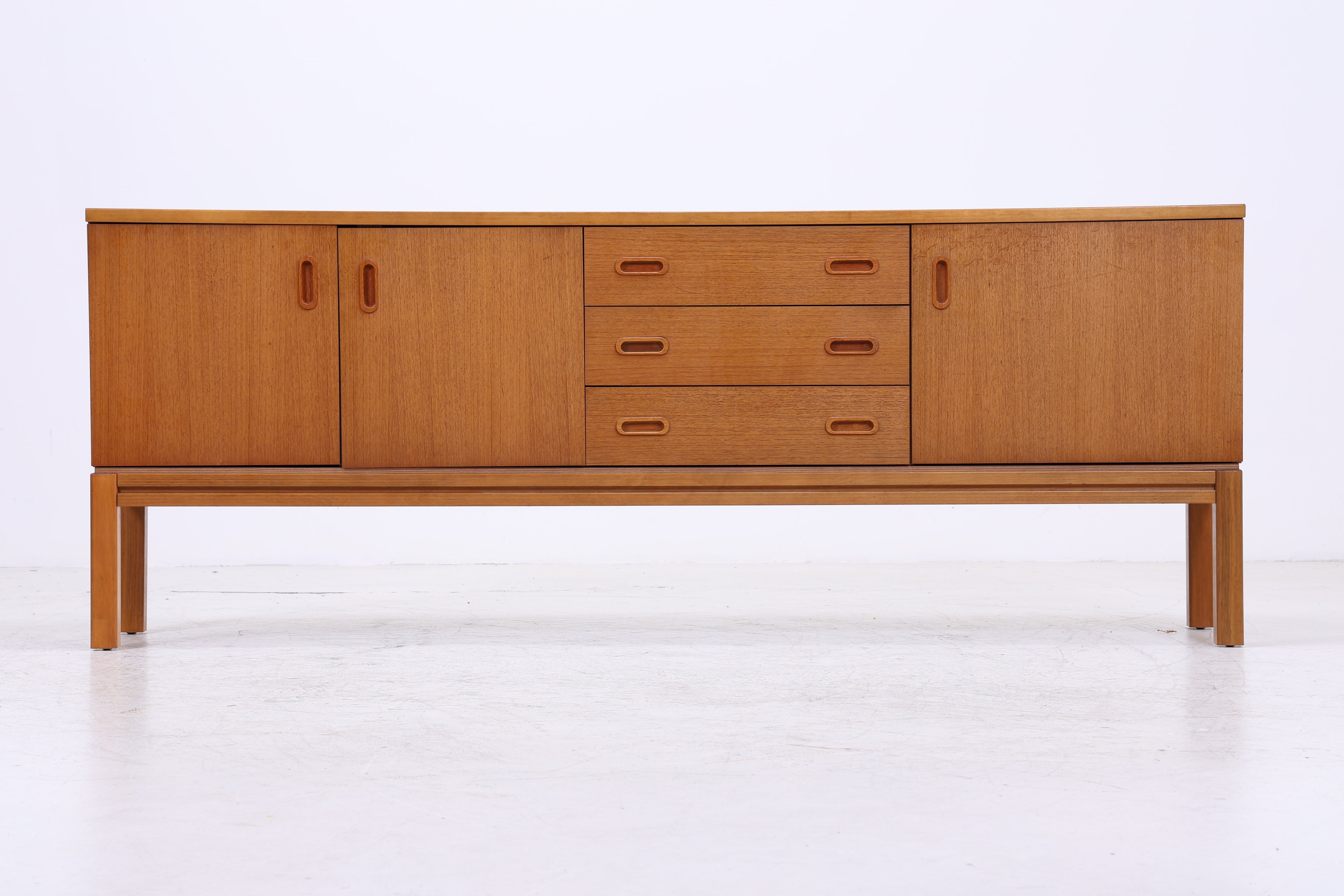 Palette Sideboard | Vintage Teak | Mid Century | 1960er