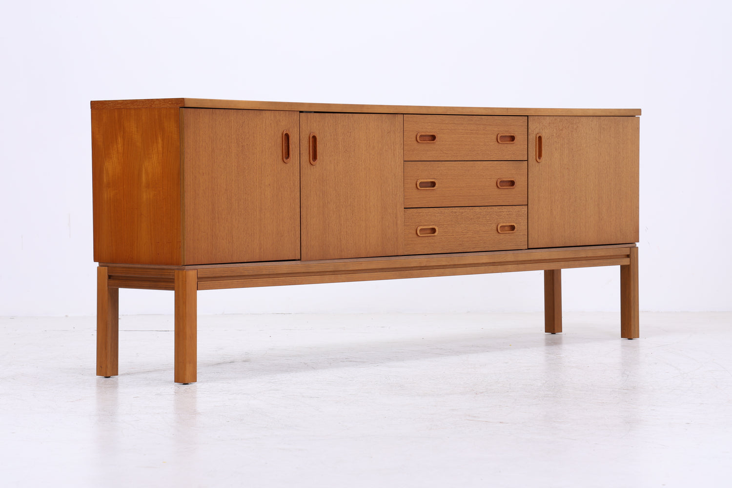 Palette Sideboard | Vintage Teak | Mid Century | 1960er
