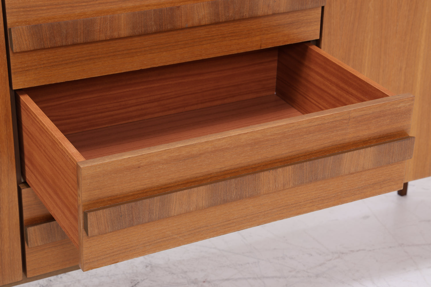 Vintage Nussbaum Sideboard | Mid Century Anrichte | 1960er Jahre