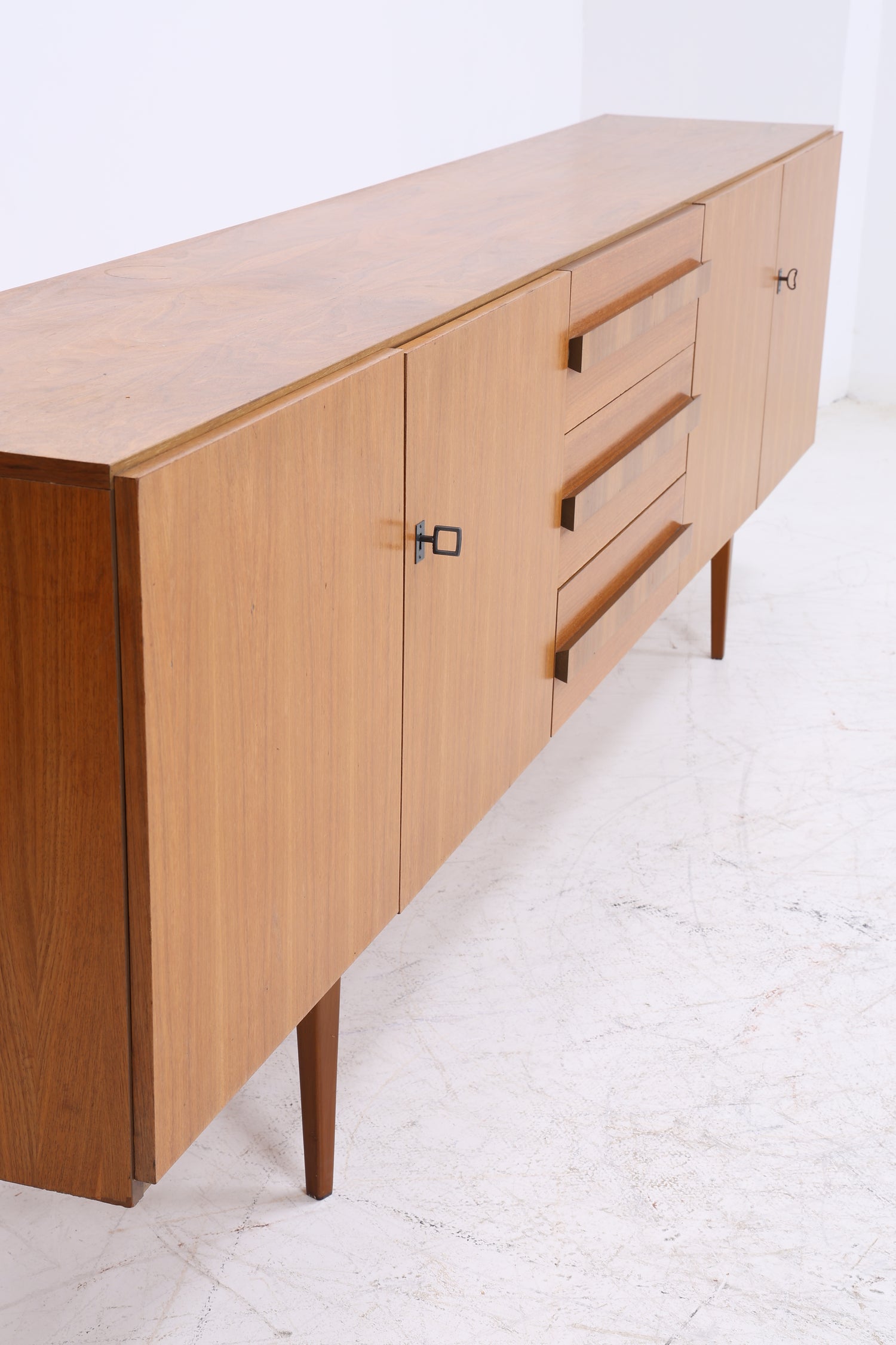 Vintage Nussbaum Sideboard | Mid Century Anrichte | 1960er Jahre