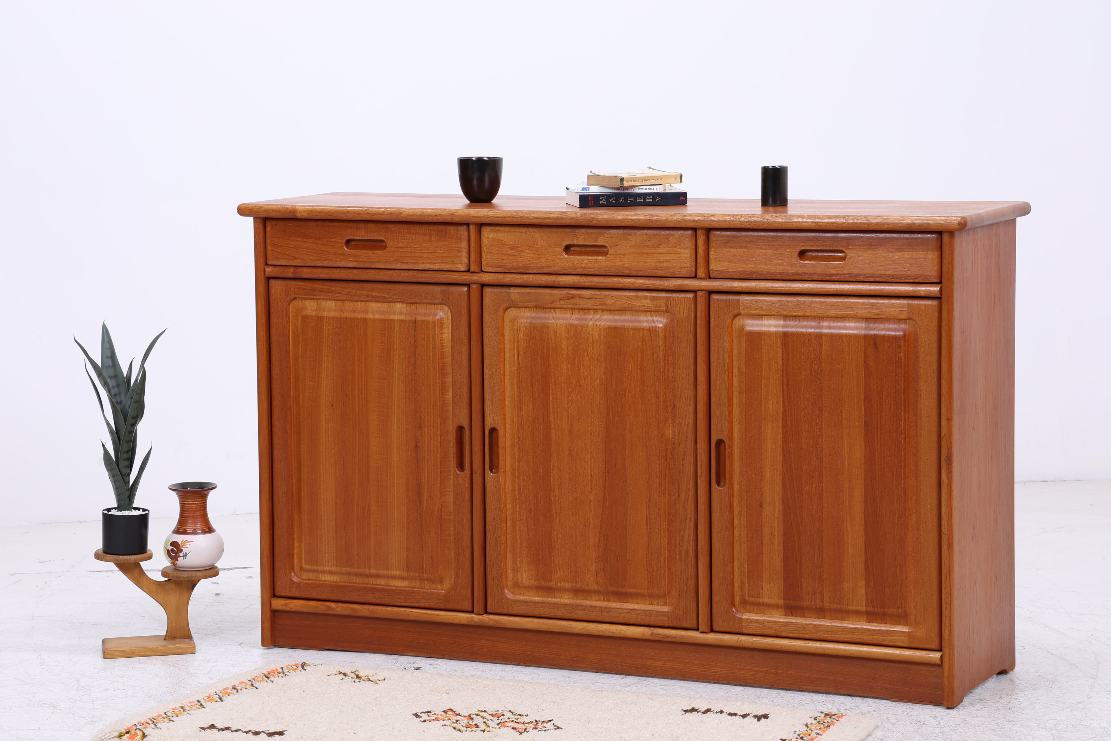 Dyrlund Teak Schrank | Vintage Highboard | Danish Design