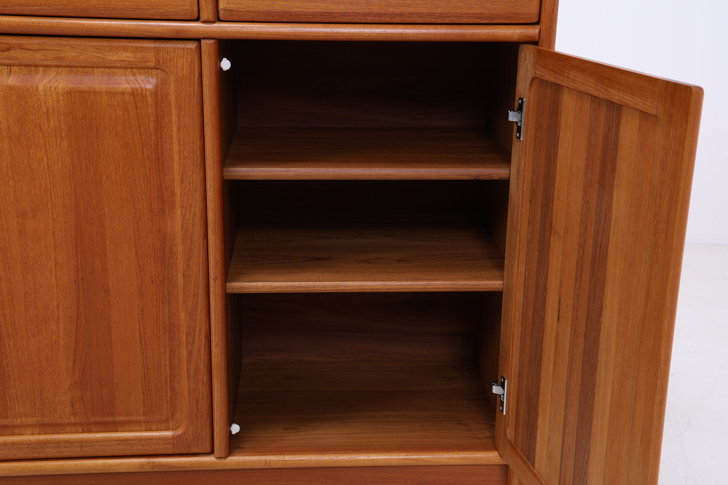 Dyrlund Teak Schrank | Vintage Highboard | Danish Design