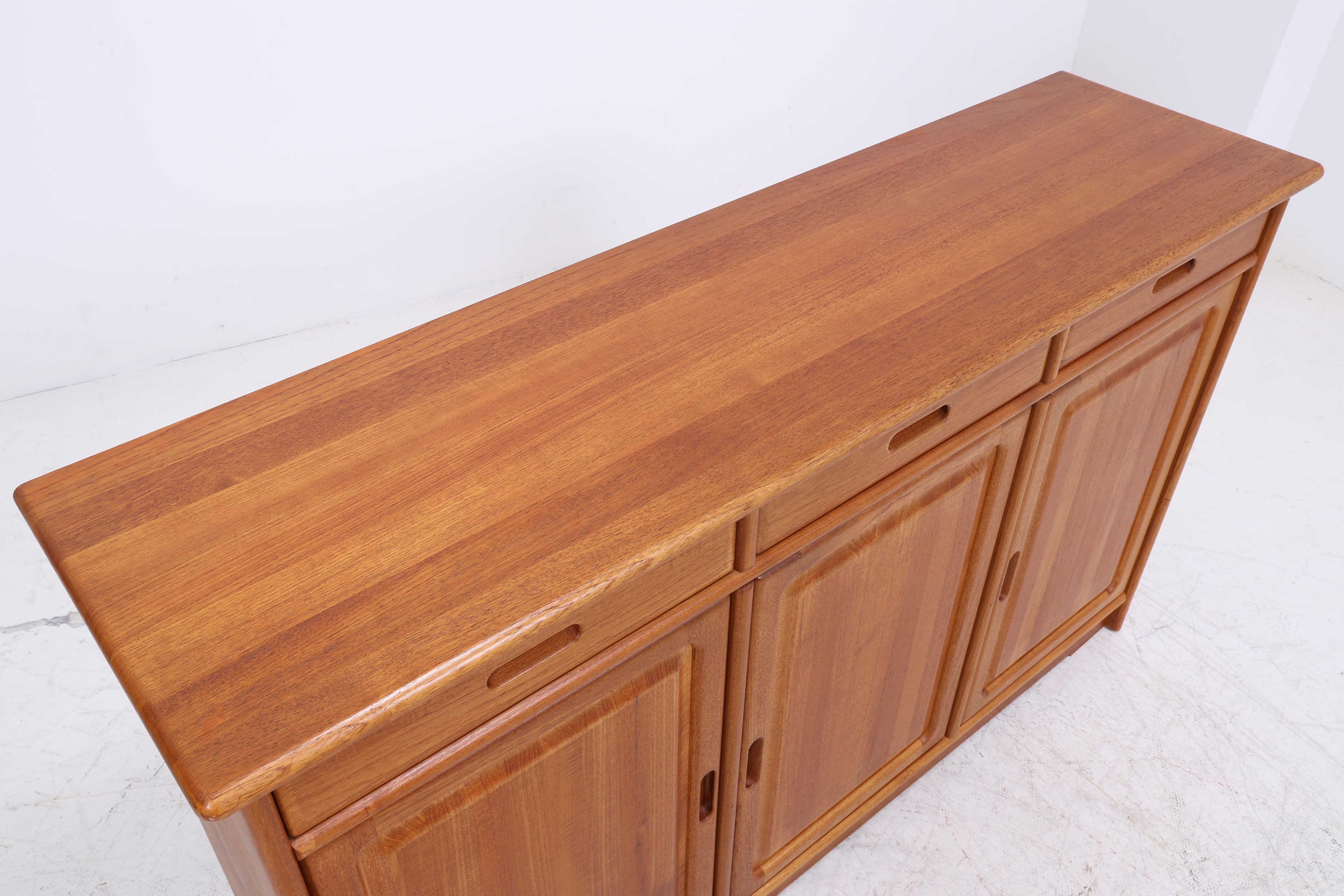 Dyrlund Teak Schrank | Vintage Highboard | Danish Design