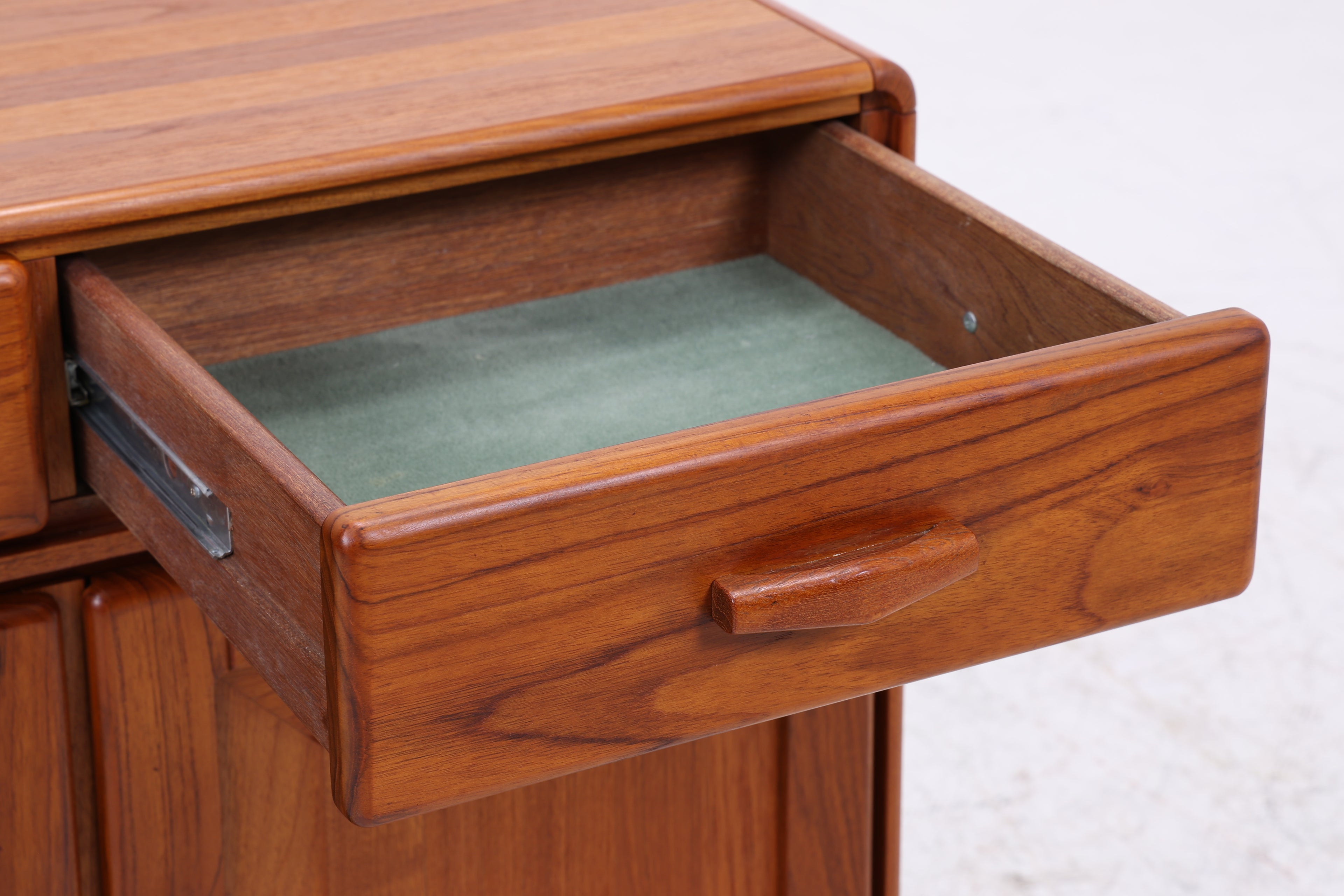 Uldum Møbelfabrik Teak Kommode | Vintage | Danish Design