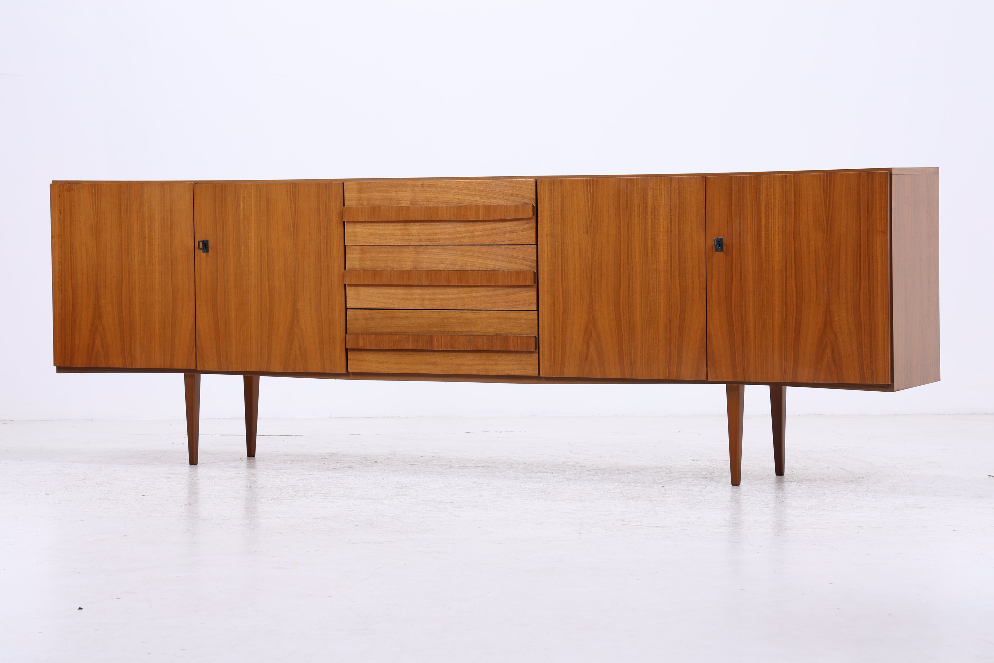 Vintage Nussbaum Sideboard | Mid Century Anrichte | 1960er Jahre